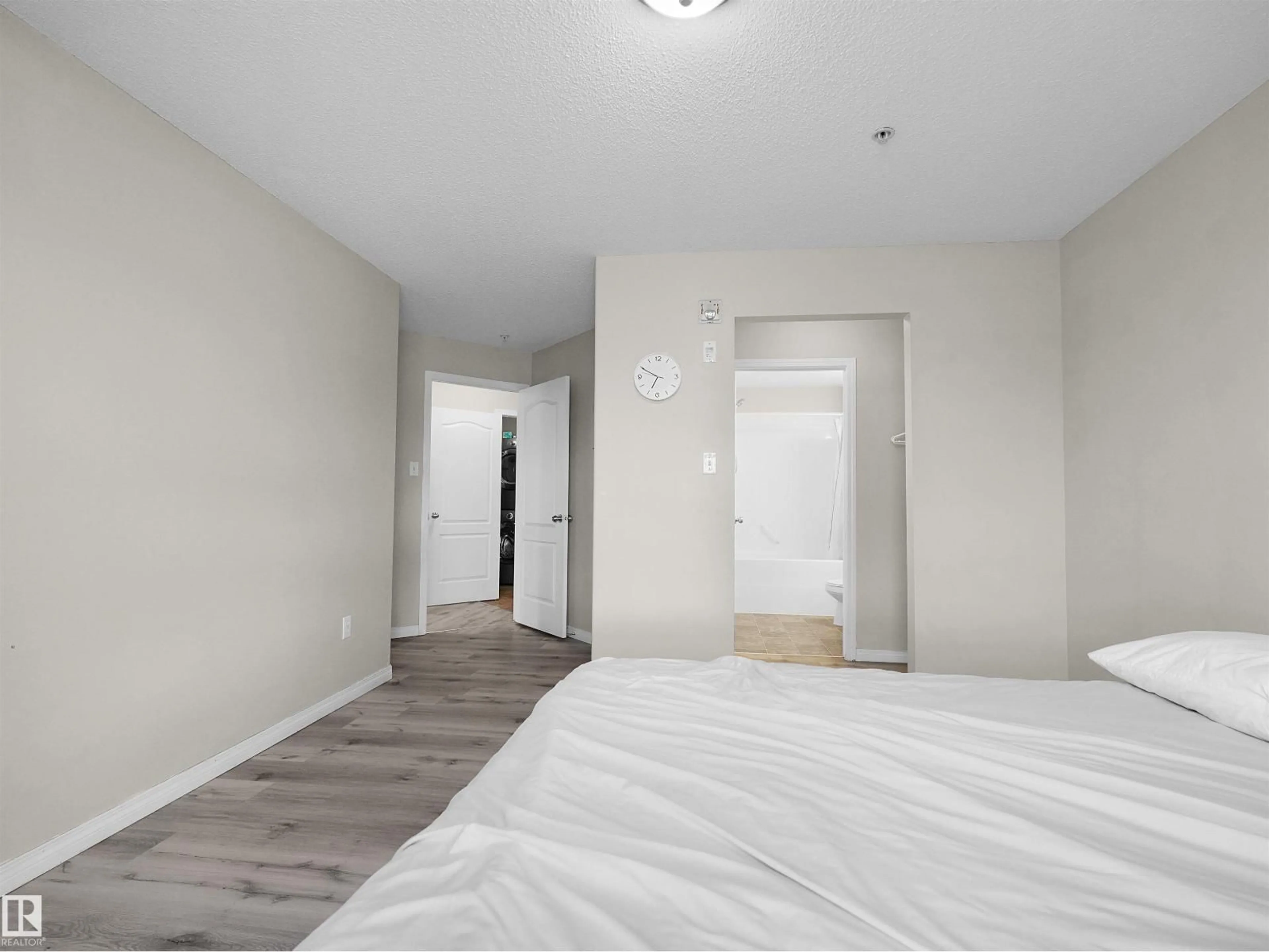 A pic of a room for 7327 - 7123 SOUTH TERWILLEGAR DR, Edmonton Alberta T6R0L8
