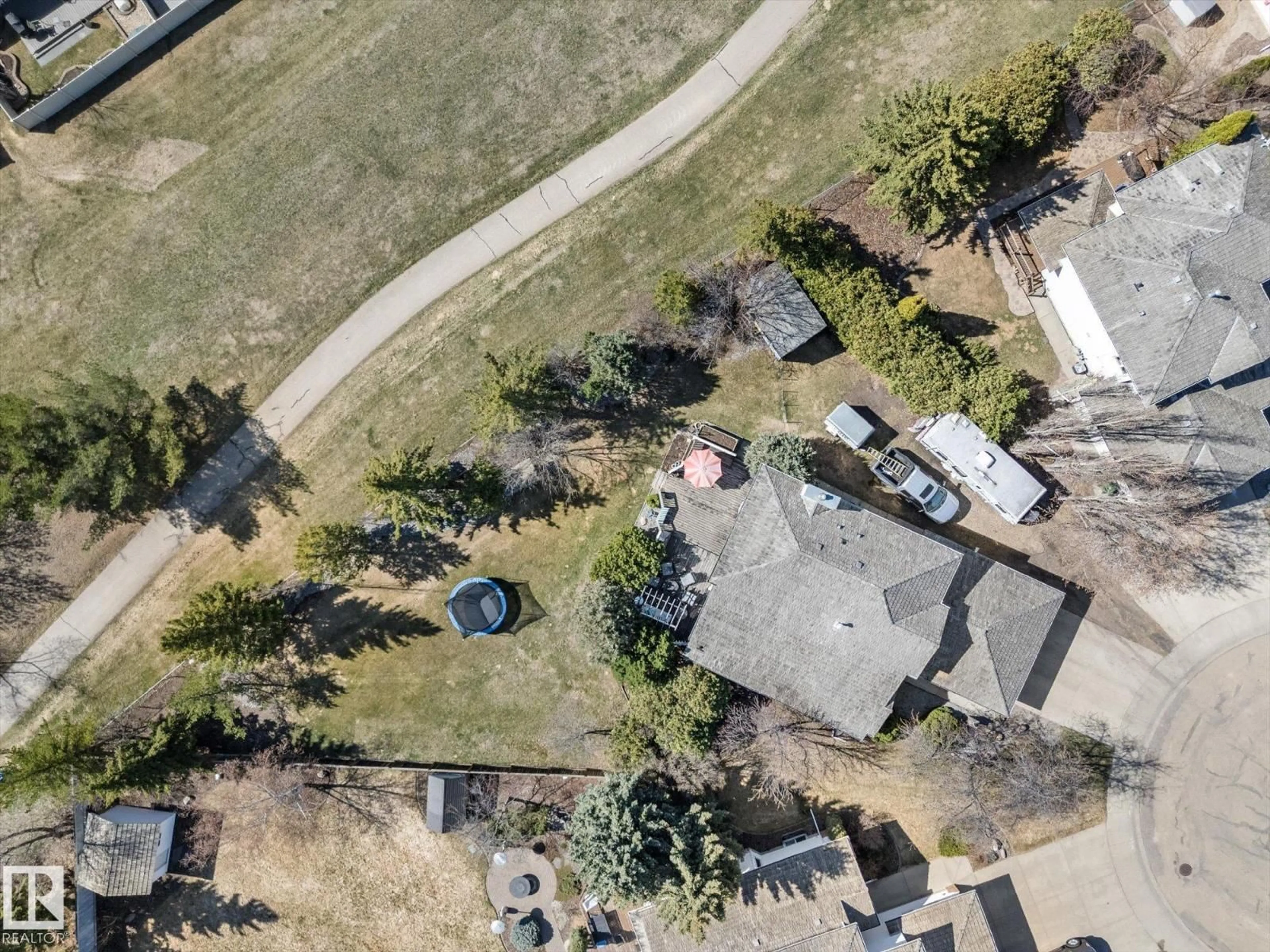 A pic from outside/outdoor area/front of a property/back of a property/a pic from drone, street for 35 RIVER GL, Fort Saskatchewan Alberta T8L3X8