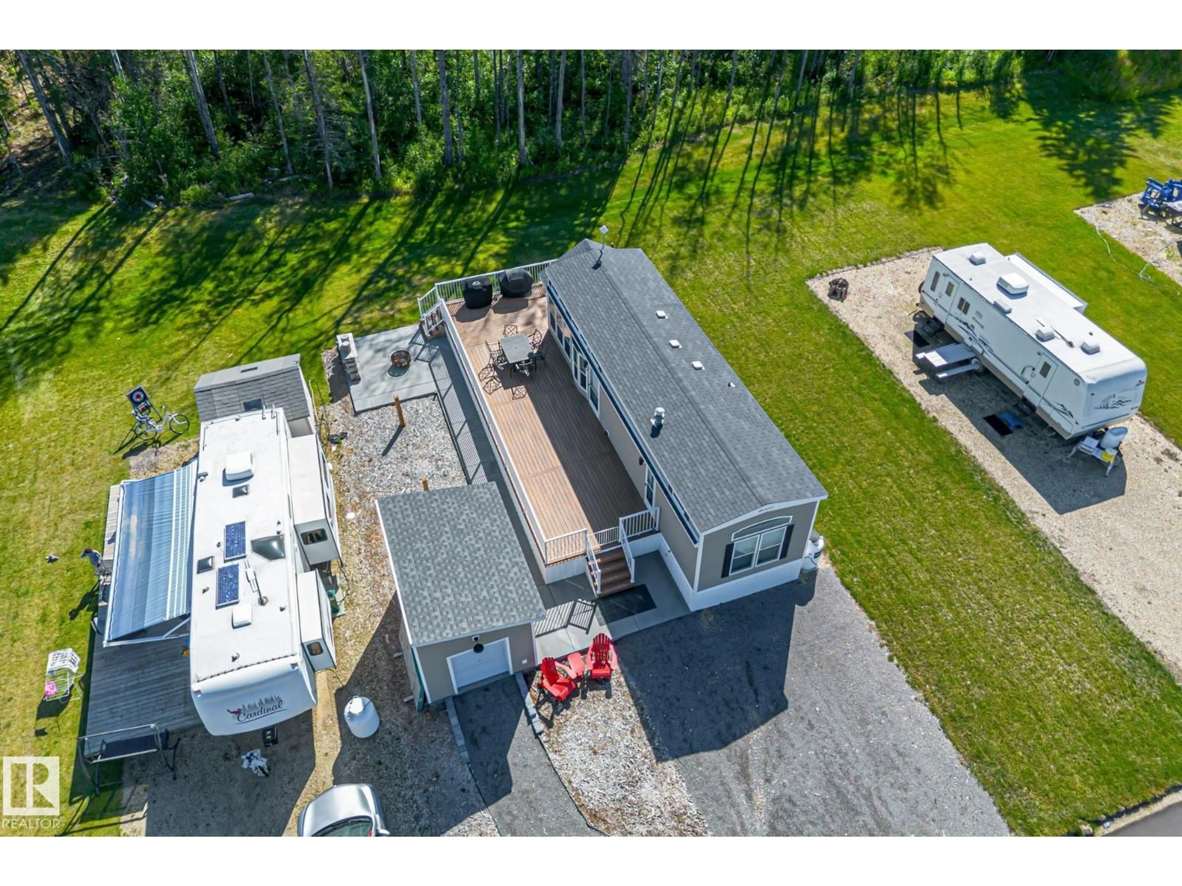 A pic from outside/outdoor area/front of a property/back of a property/a pic from drone, building for 53126 - 565 RGE ROAD 70, Rural Parkland County Alberta T7Z1M1