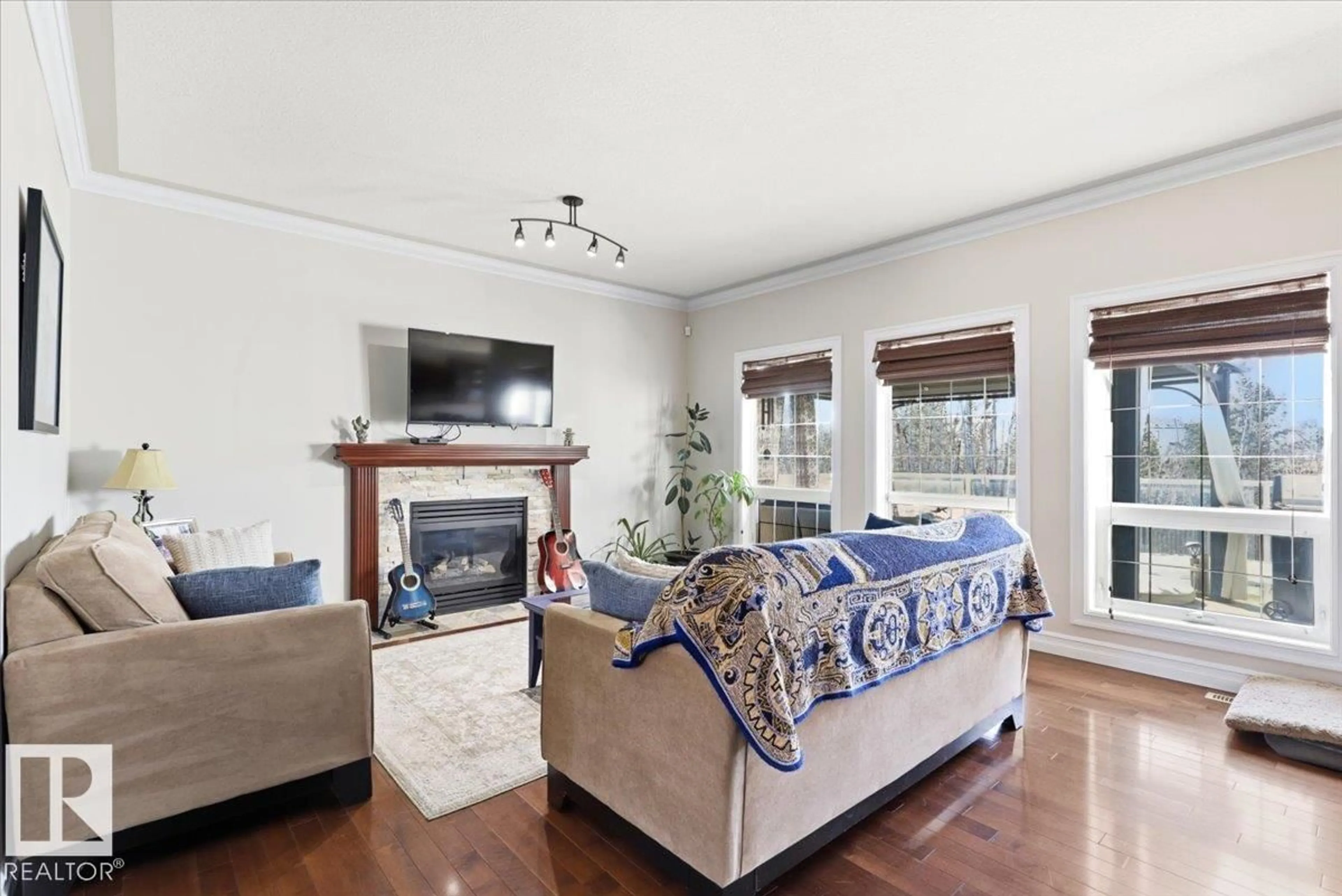 Living room with furniture, unknown for 30 RAVINE DR, Devon Alberta T9G0A1