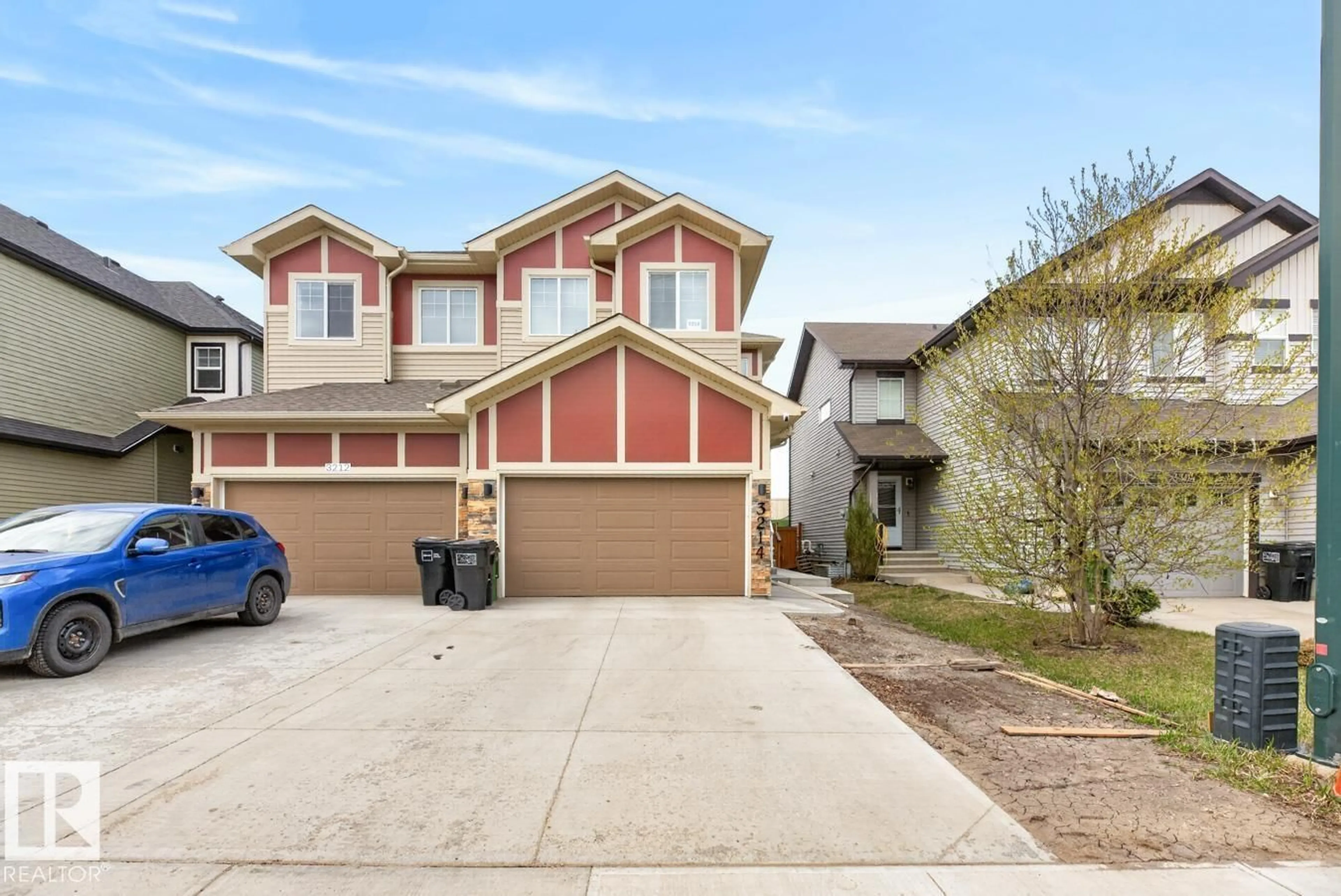 A pic from outside/outdoor area/front of a property/back of a property/a pic from drone, street for 3214 9 ST, Edmonton Alberta T6T2V6