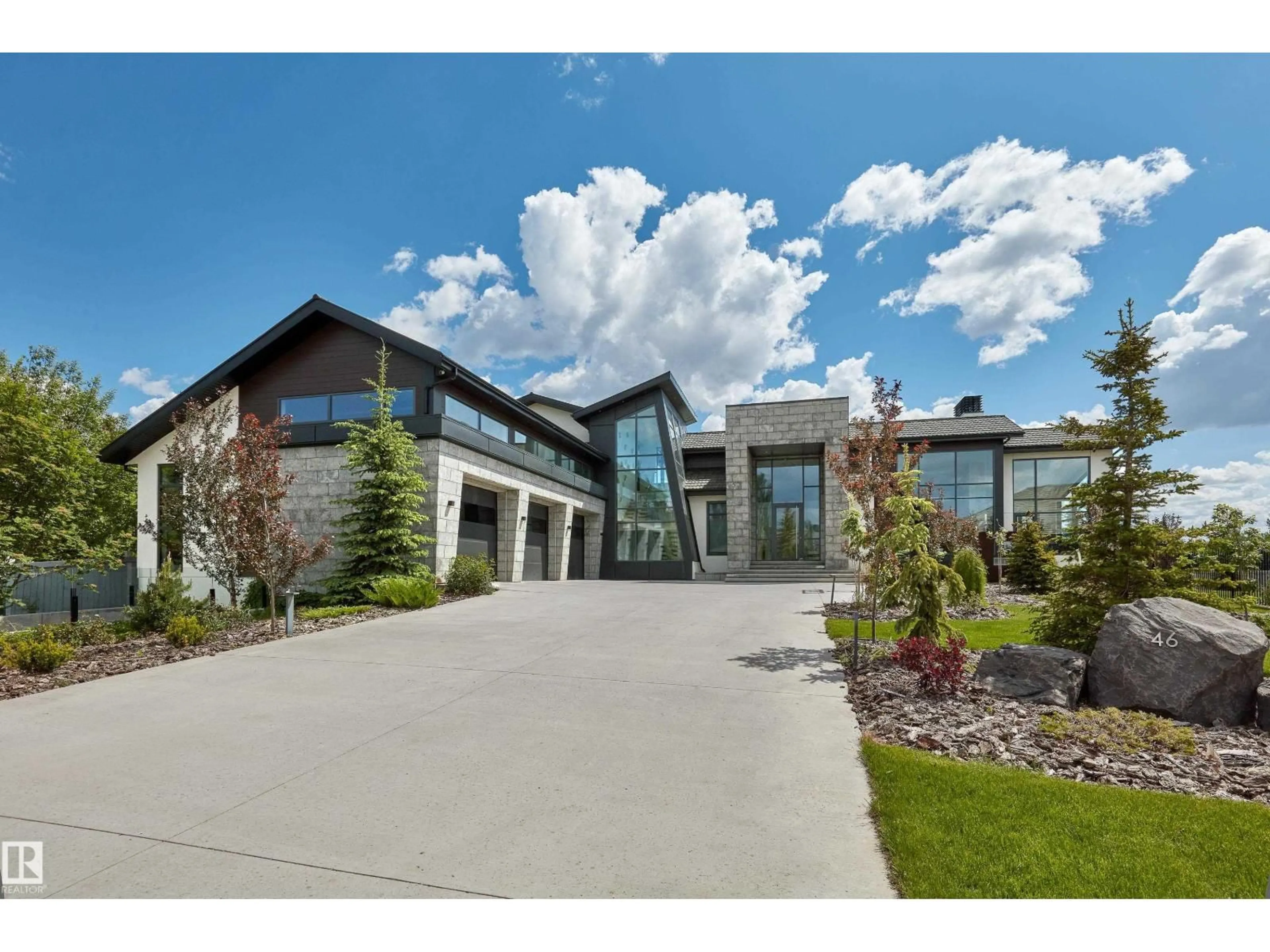 Indoor foyer for 46 KINGSFORD CR, St. Albert Alberta T8N7J2