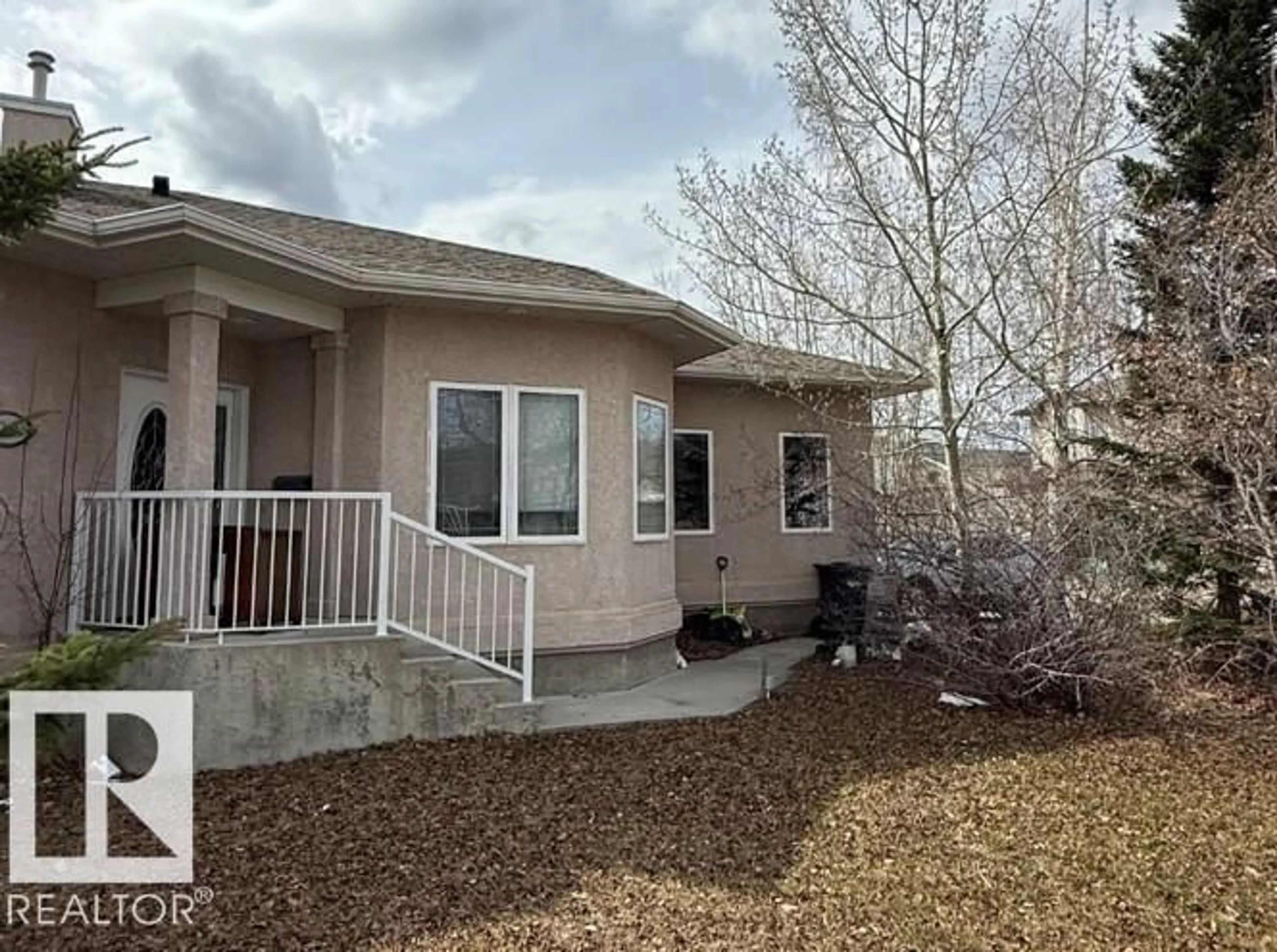 Home with vinyl exterior material, unknown for 1200 OAKLAND DR, Devon Alberta T9G2H1