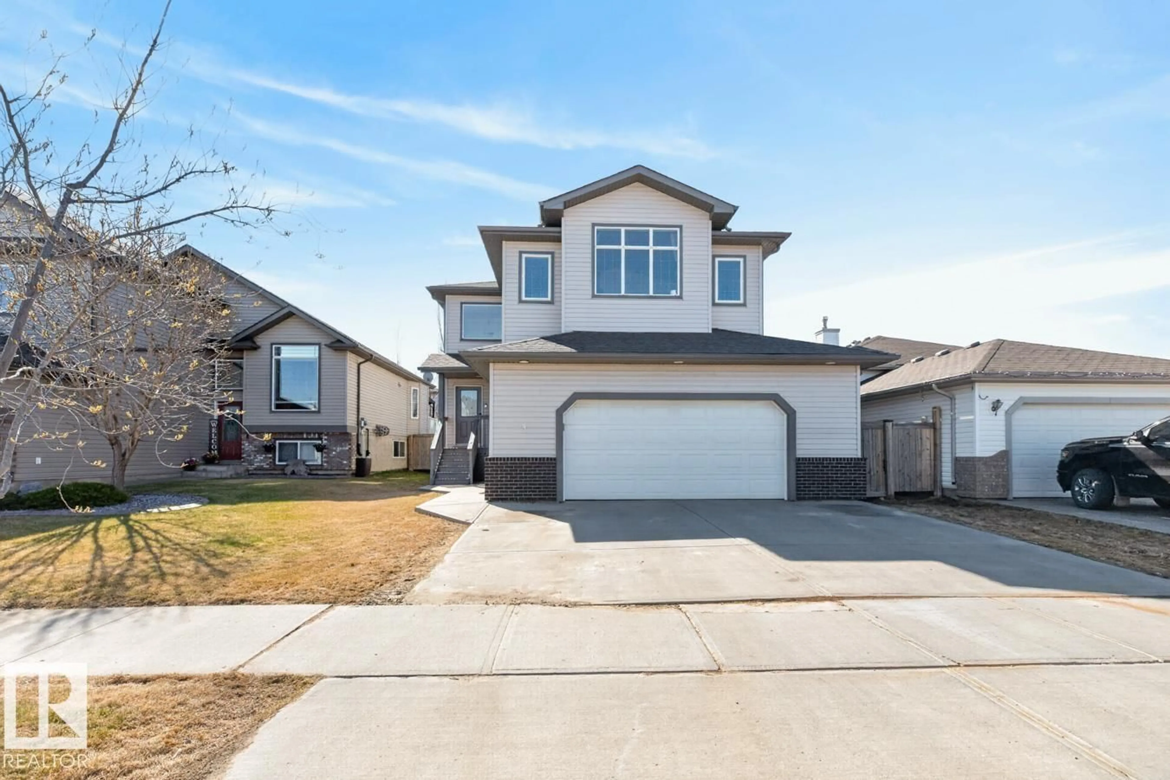 Home with vinyl exterior material, street for 3 MIDDLETON CL, Leduc Alberta T9E0E3