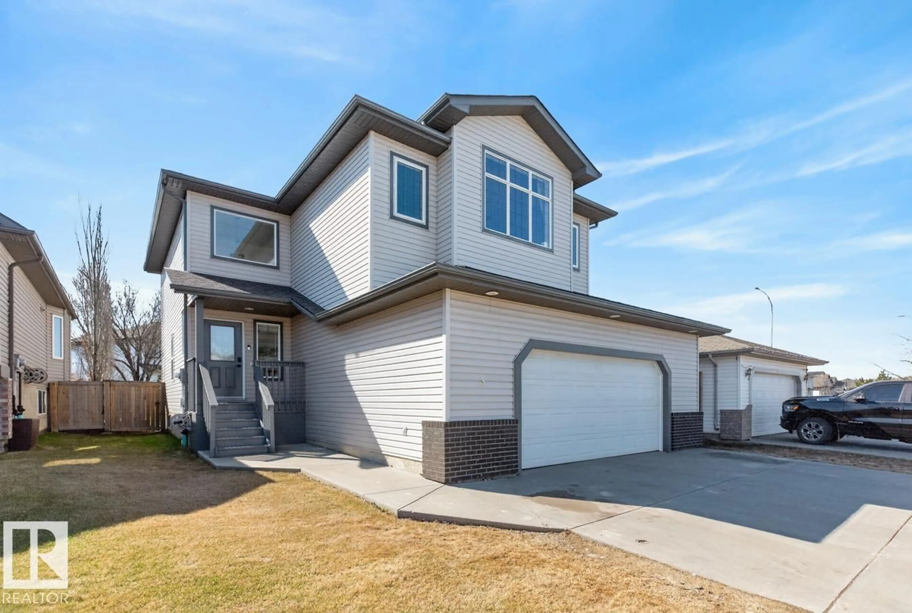 Home with vinyl exterior material, street for 3 MIDDLETON CL, Leduc Alberta T9E0E3