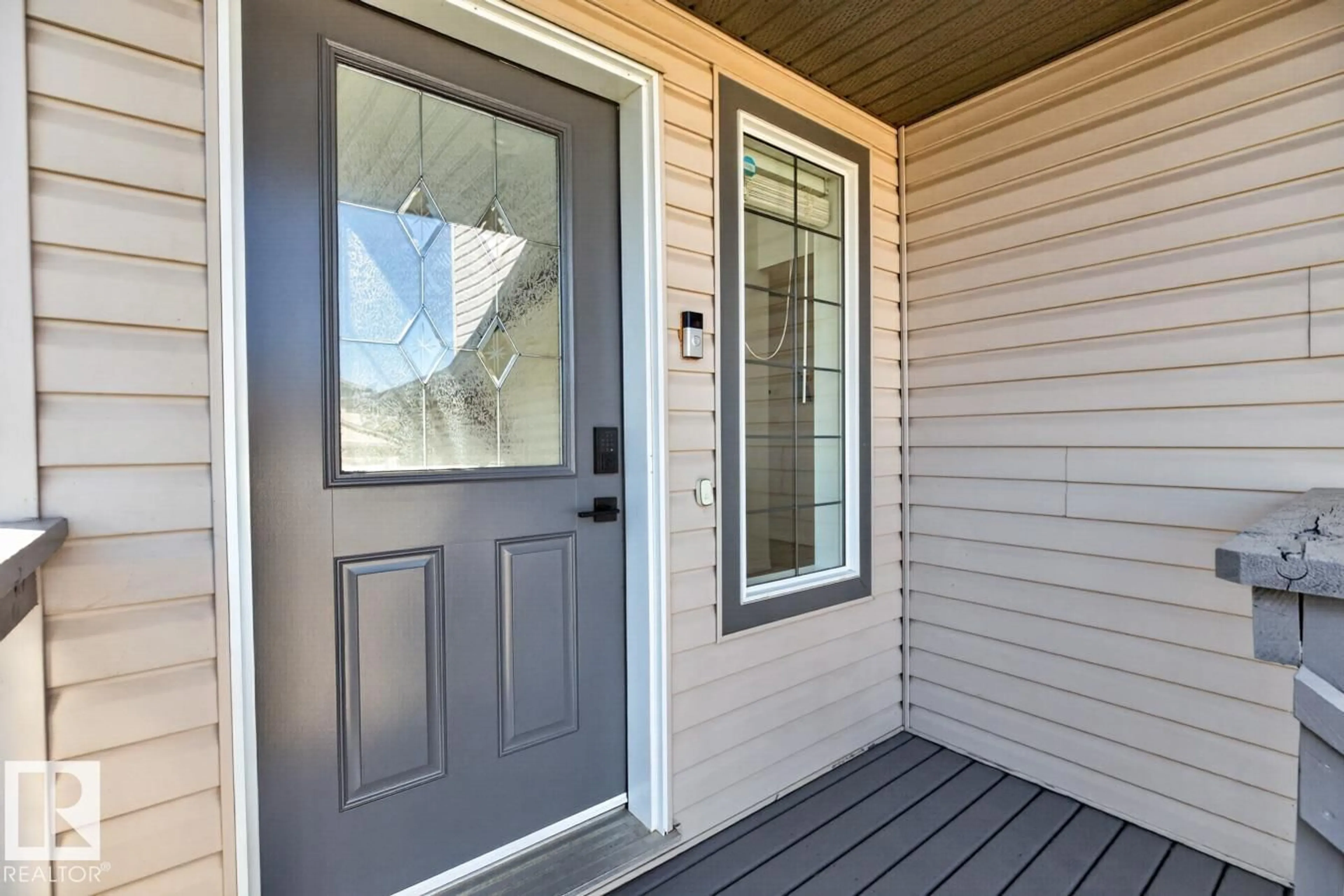 Indoor entryway for 3 MIDDLETON CL, Leduc Alberta T9E0E3