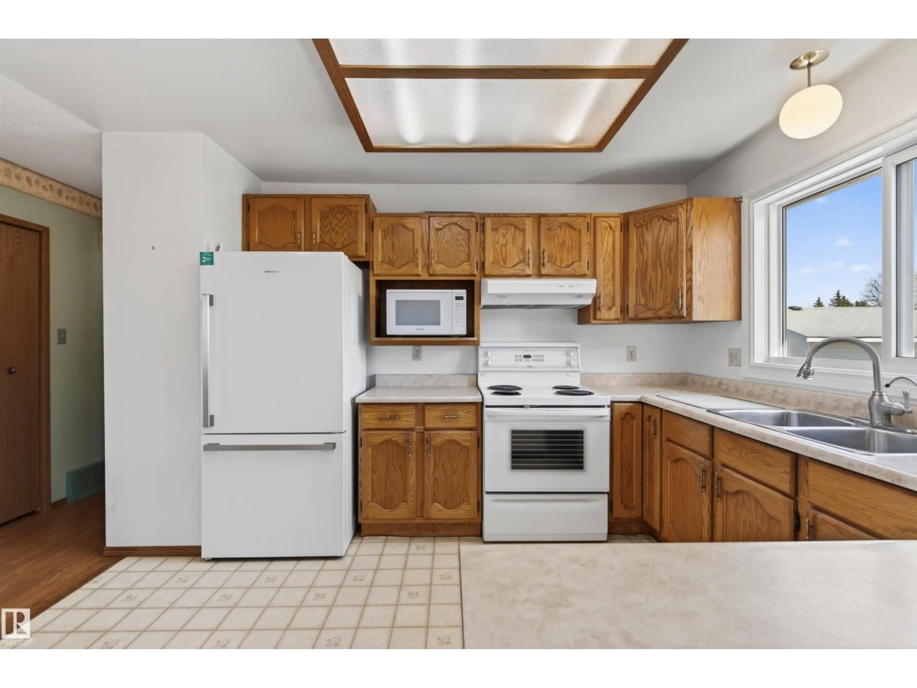 Standard kitchen, unknown for 2013 3 AV, Cold Lake Alberta T9M1E1
