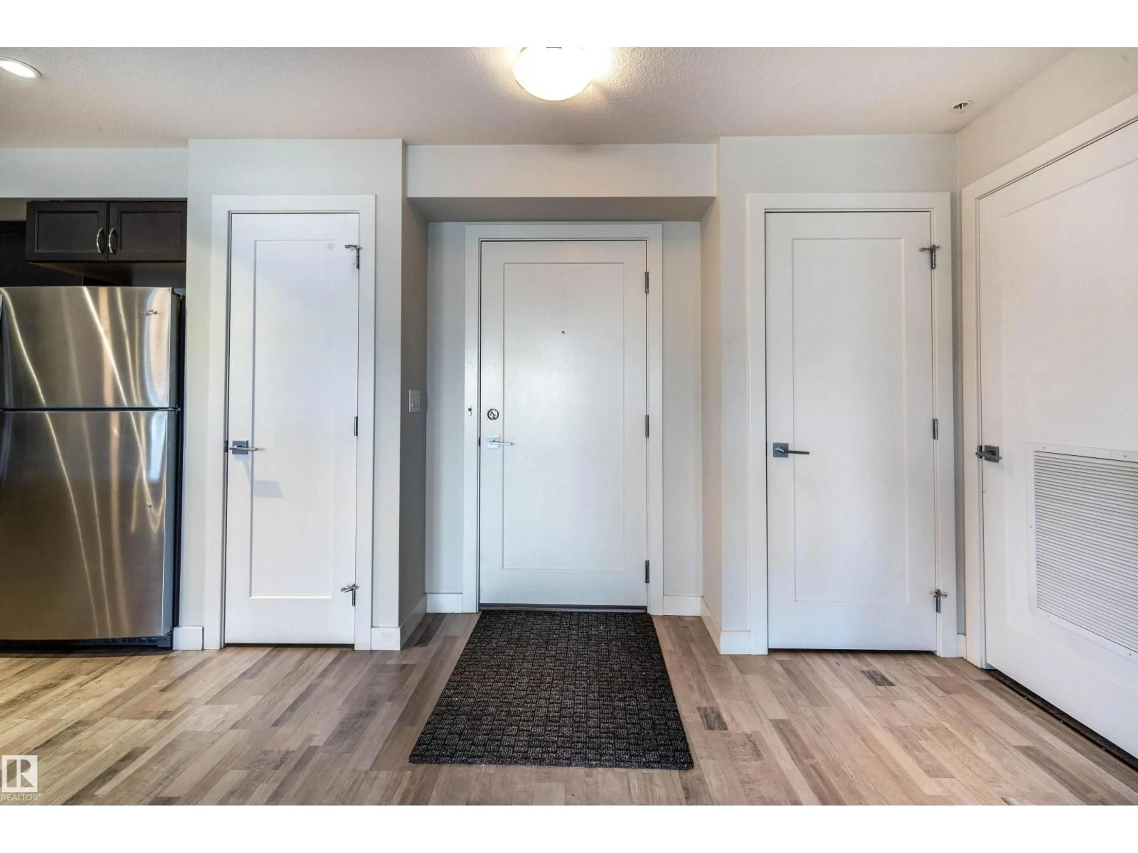 Indoor entryway for #109 - 5029 EDGEMONT BV, Edmonton Alberta T6M0S8