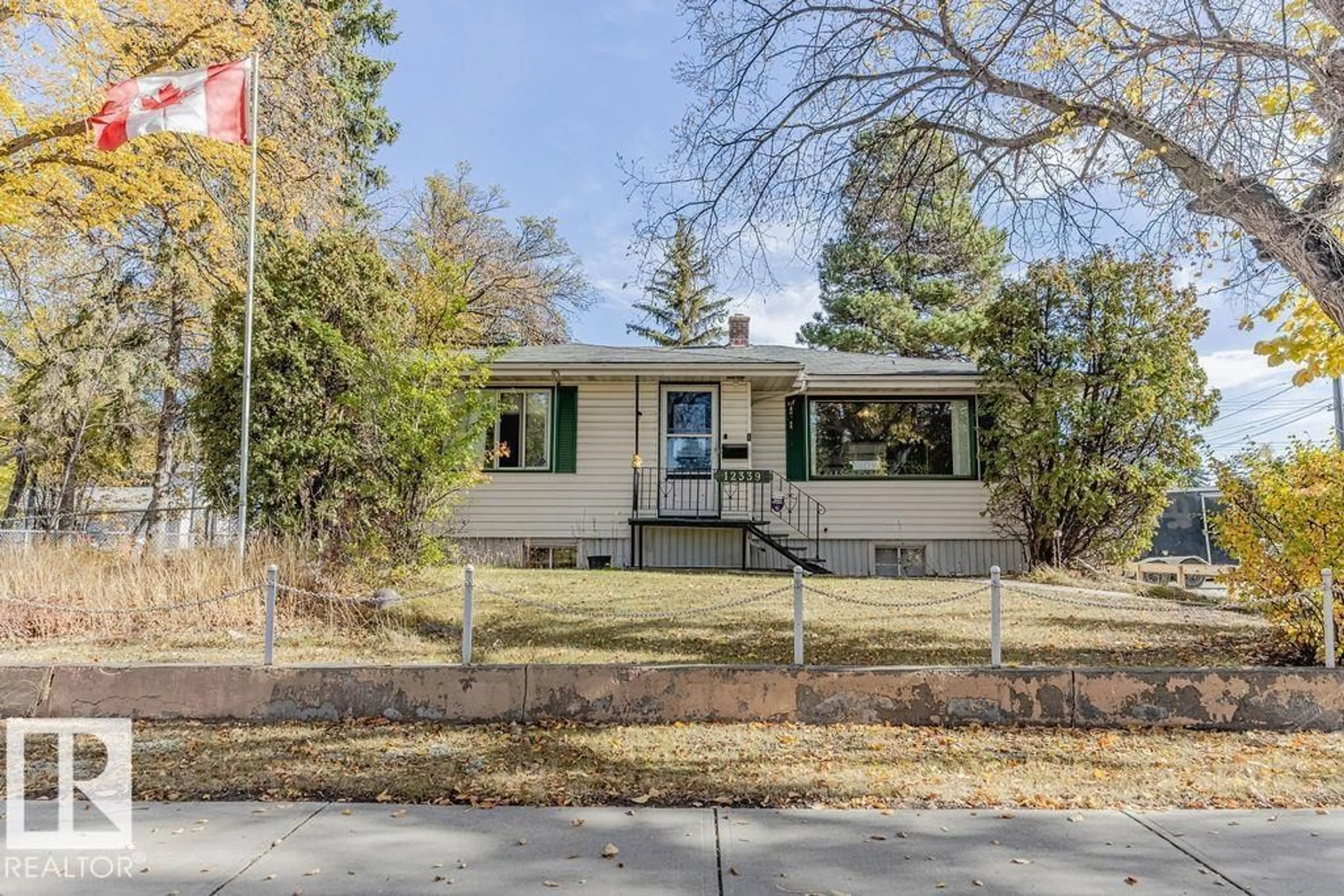 Unknown for 12339 89 ST, Edmonton Alberta T5B3W8