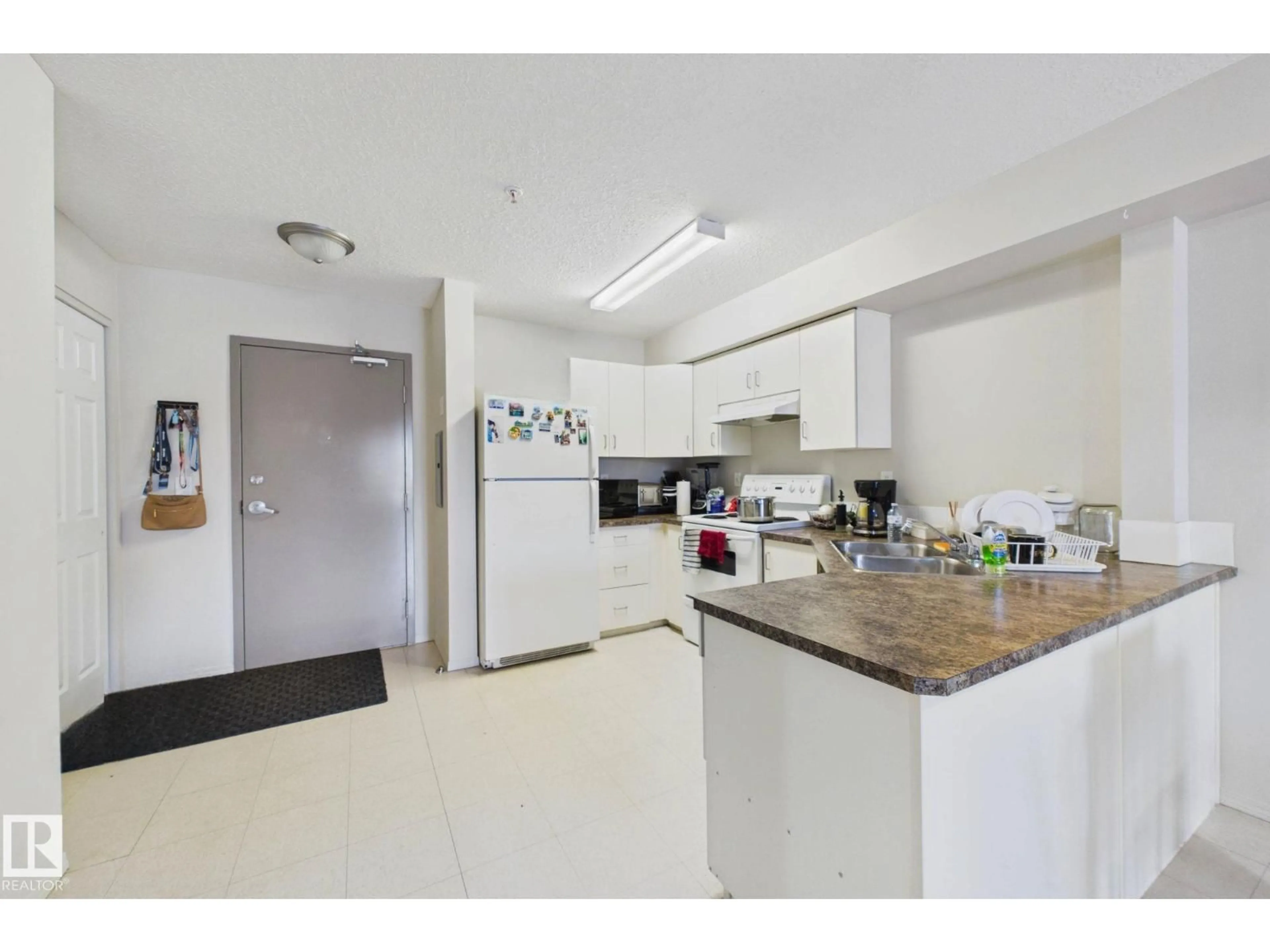 Standard kitchen, unknown for 80A - 220 KELLOWAY CR, Red Deer Alberta T4P4G7
