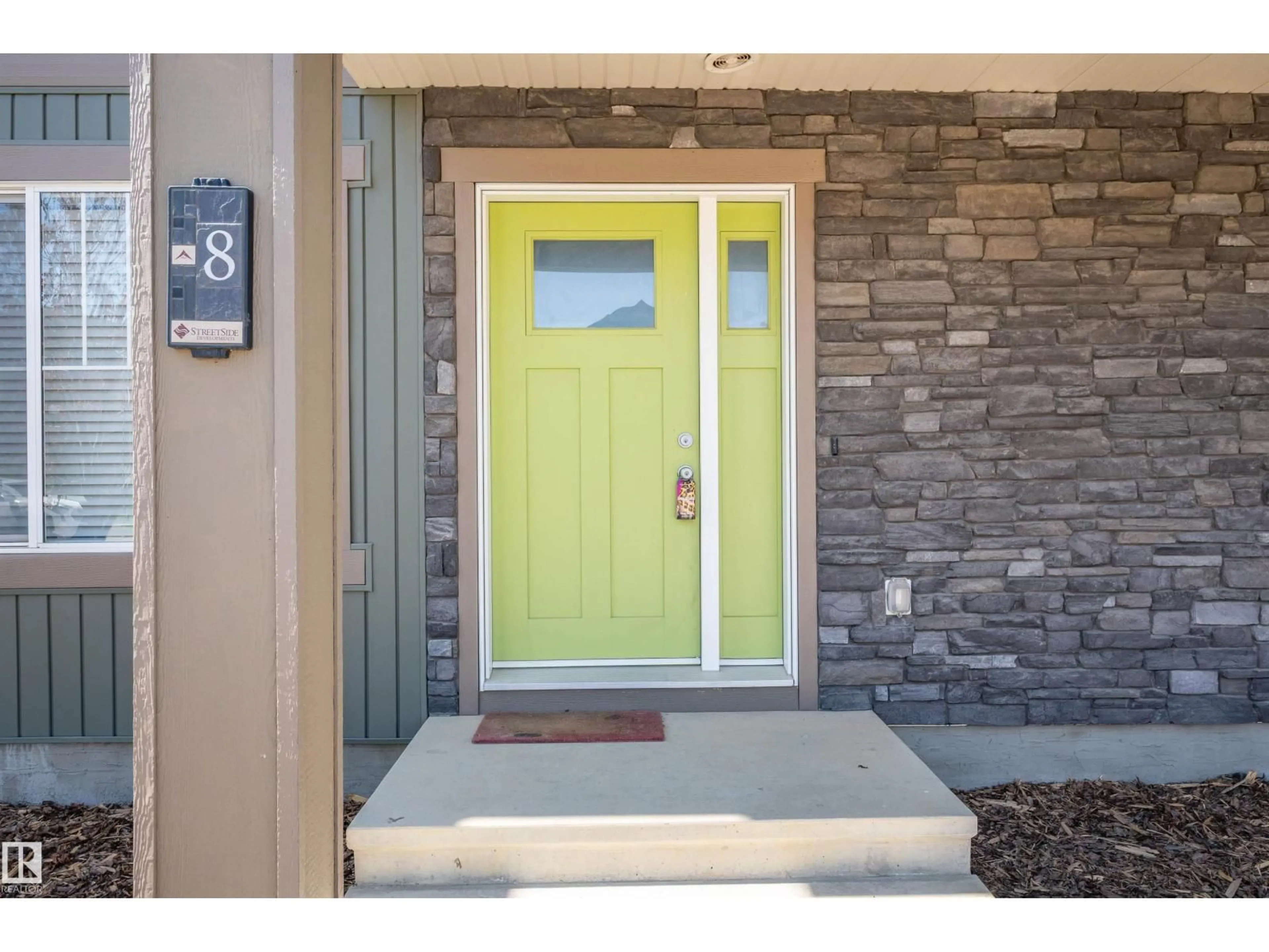 Indoor entryway for #8 - 1530 TAMARACK BV, Edmonton Alberta T6T2E6