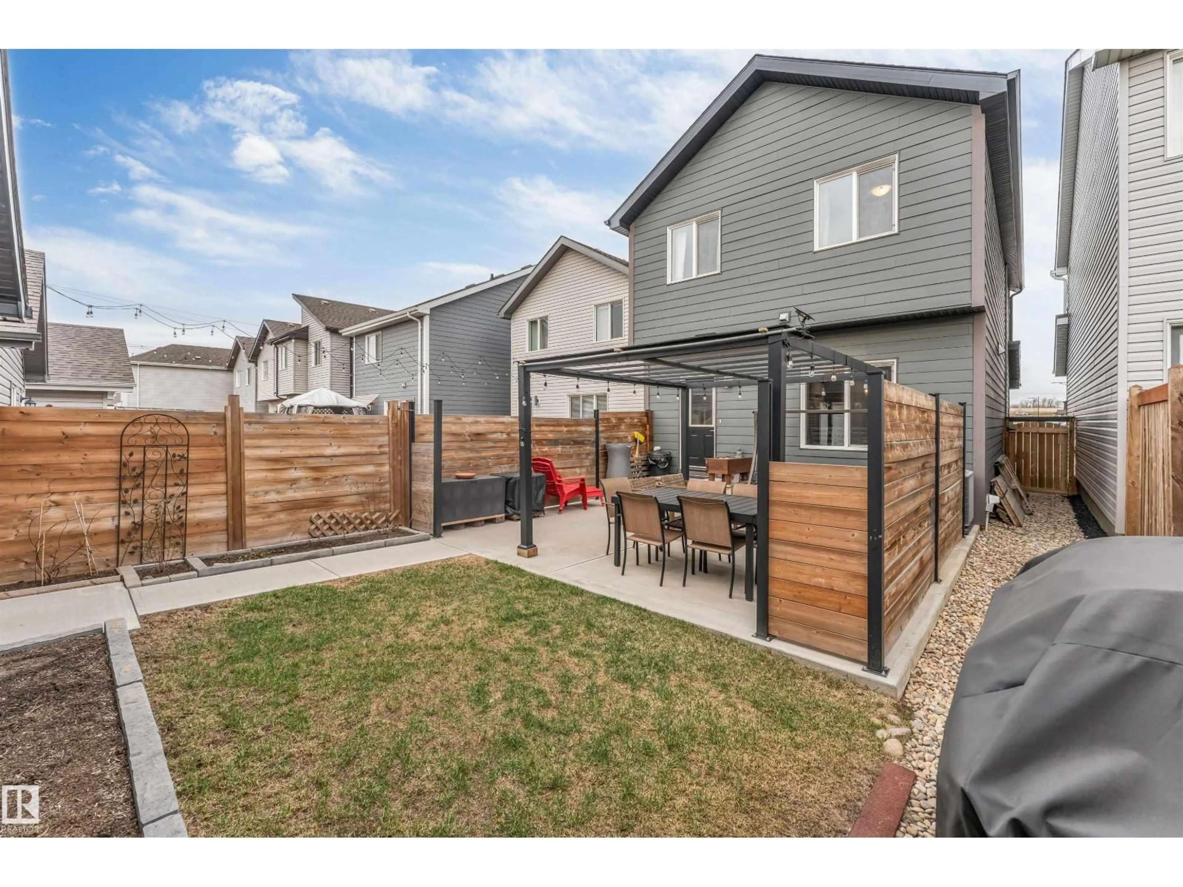 Patio, street for 2652 MAPLE WAY, Edmonton Alberta T6T2G3