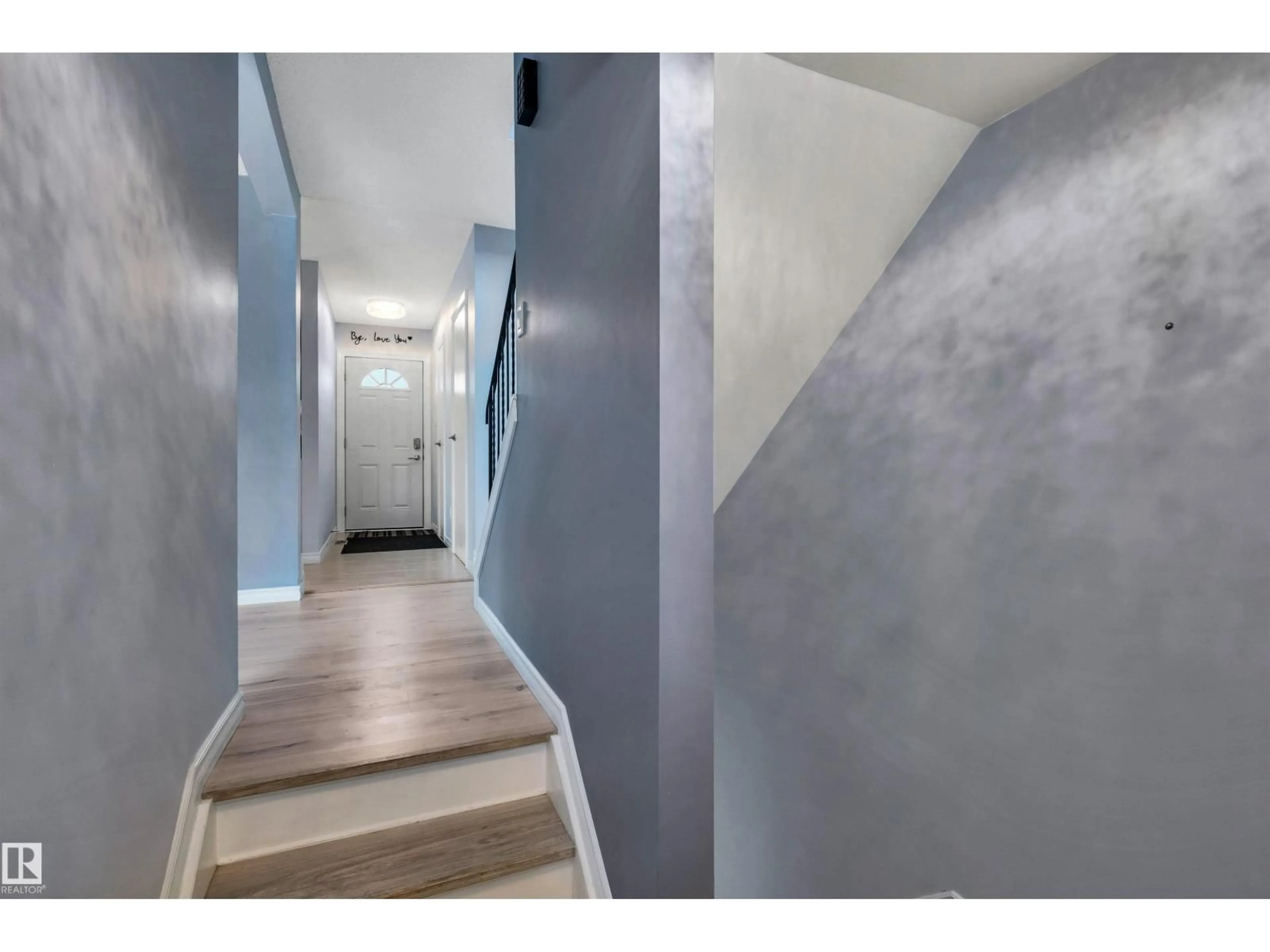 Indoor foyer for NW - 14204 31 ST, Edmonton Alberta T5Y1H1