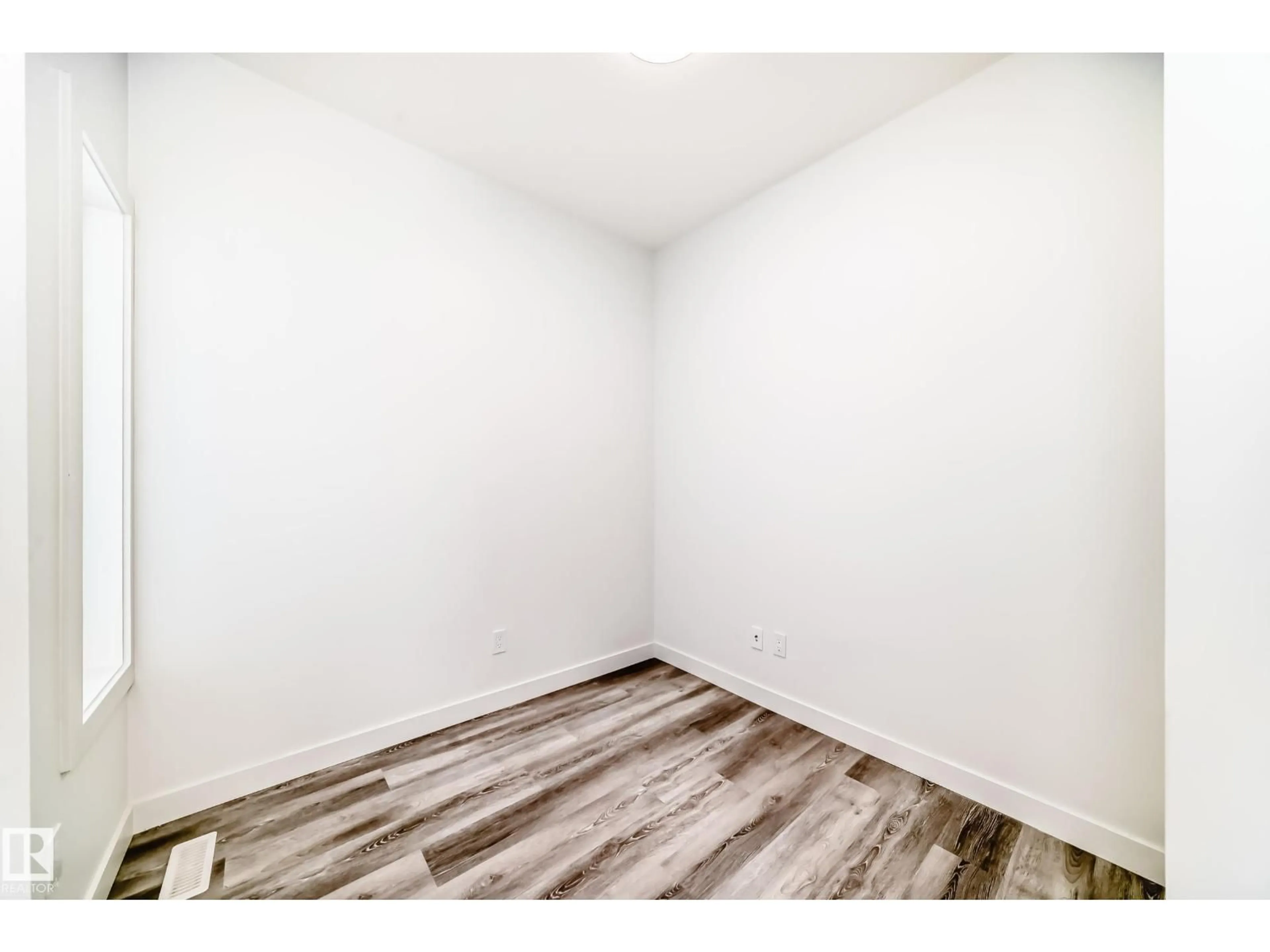 A pic of a room for 48 5122 213A ST NW, Edmonton Alberta T6M1M6