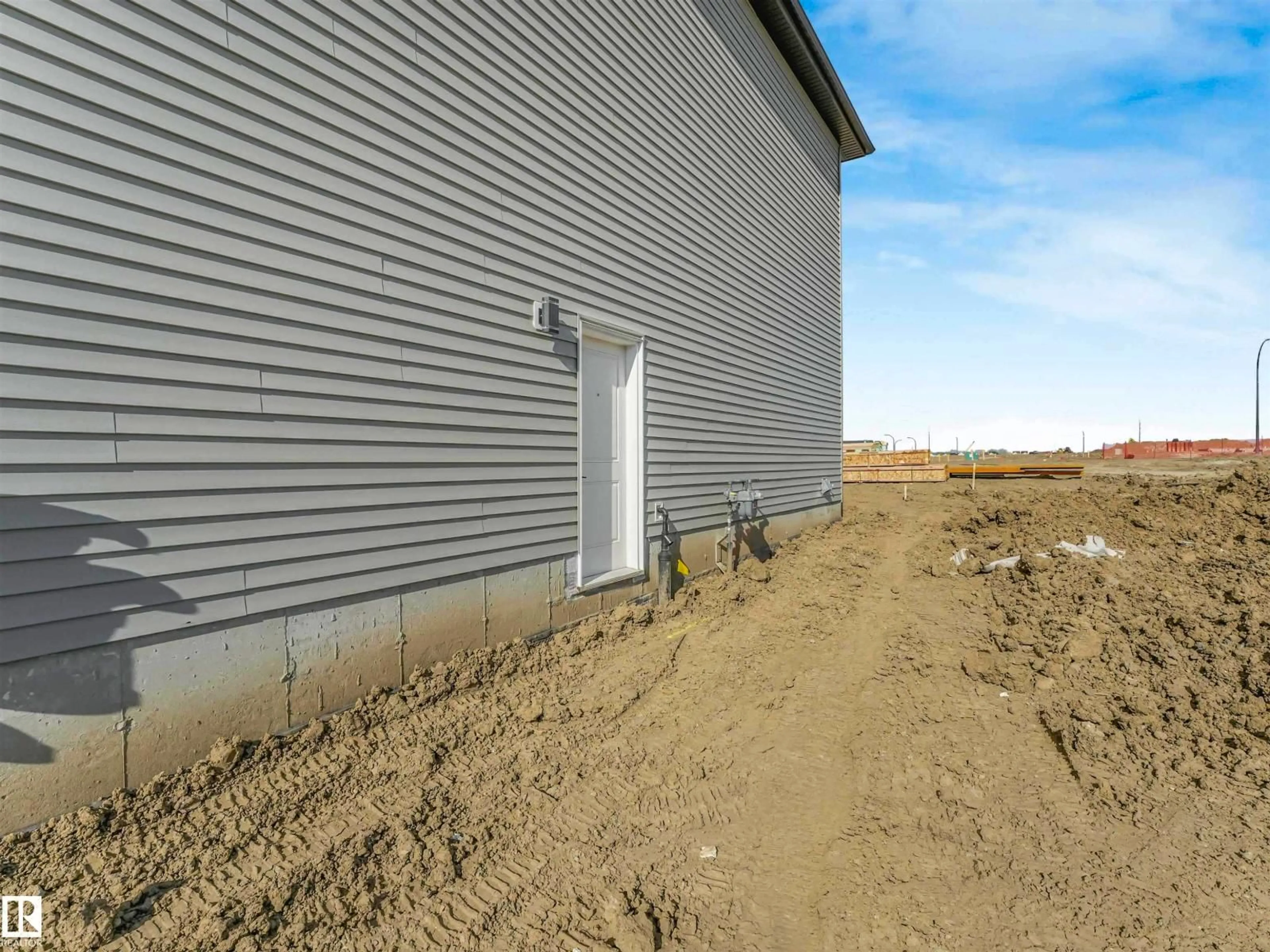 Shed for 731 30 ST, Edmonton Alberta T6X3M3