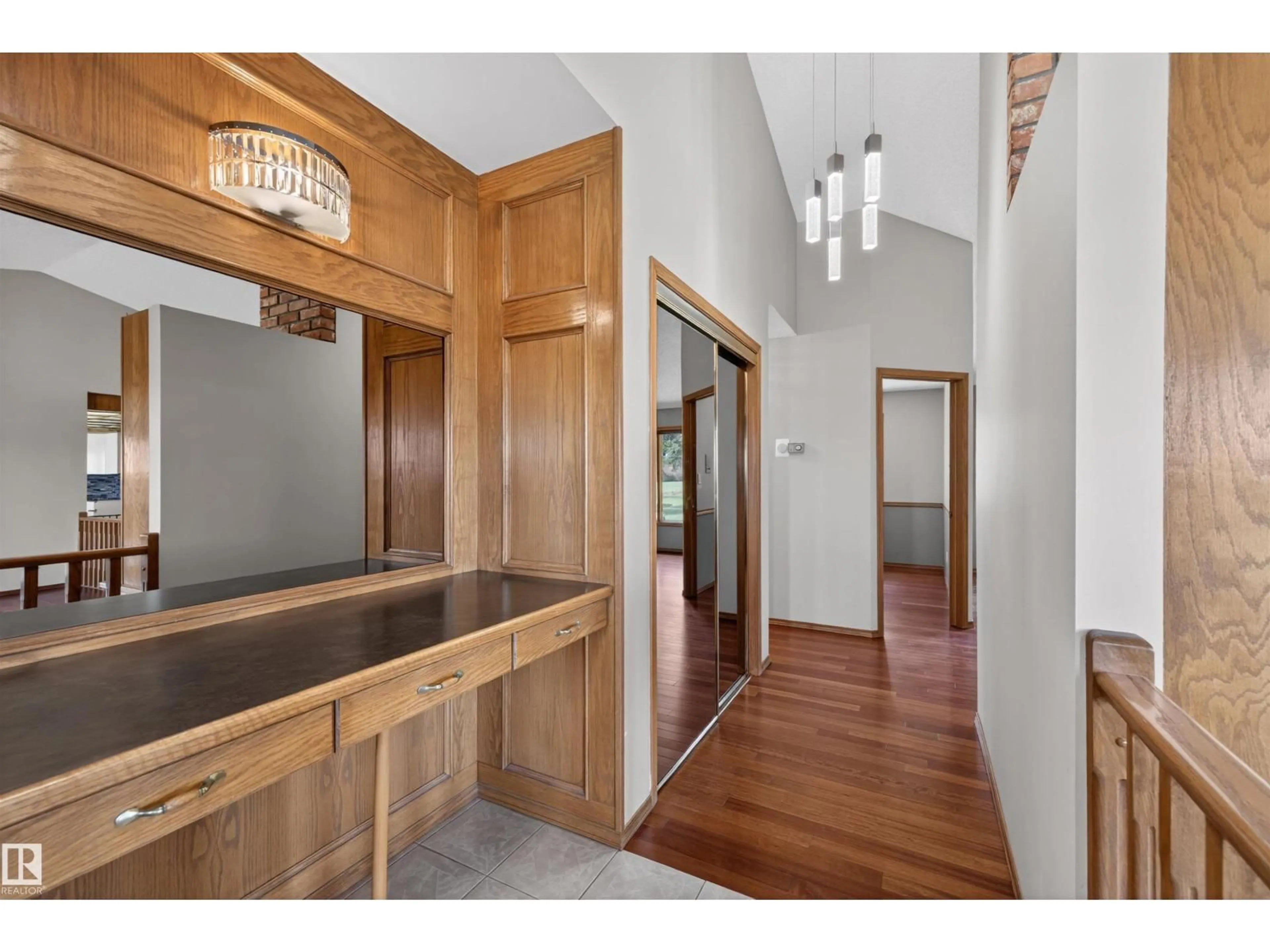Indoor entryway for 19403 FORT RD, Edmonton Alberta T5Y6H2