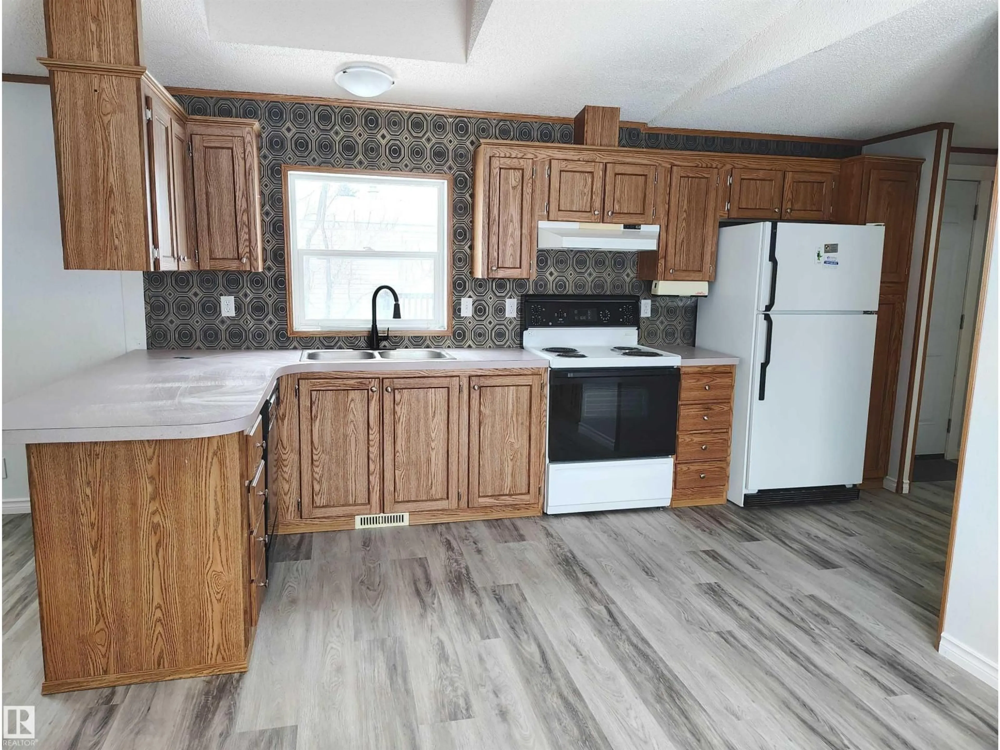 Standard kitchen, unknown for 109 - 4819 51 AVE, Millet Alberta T0C1Z0