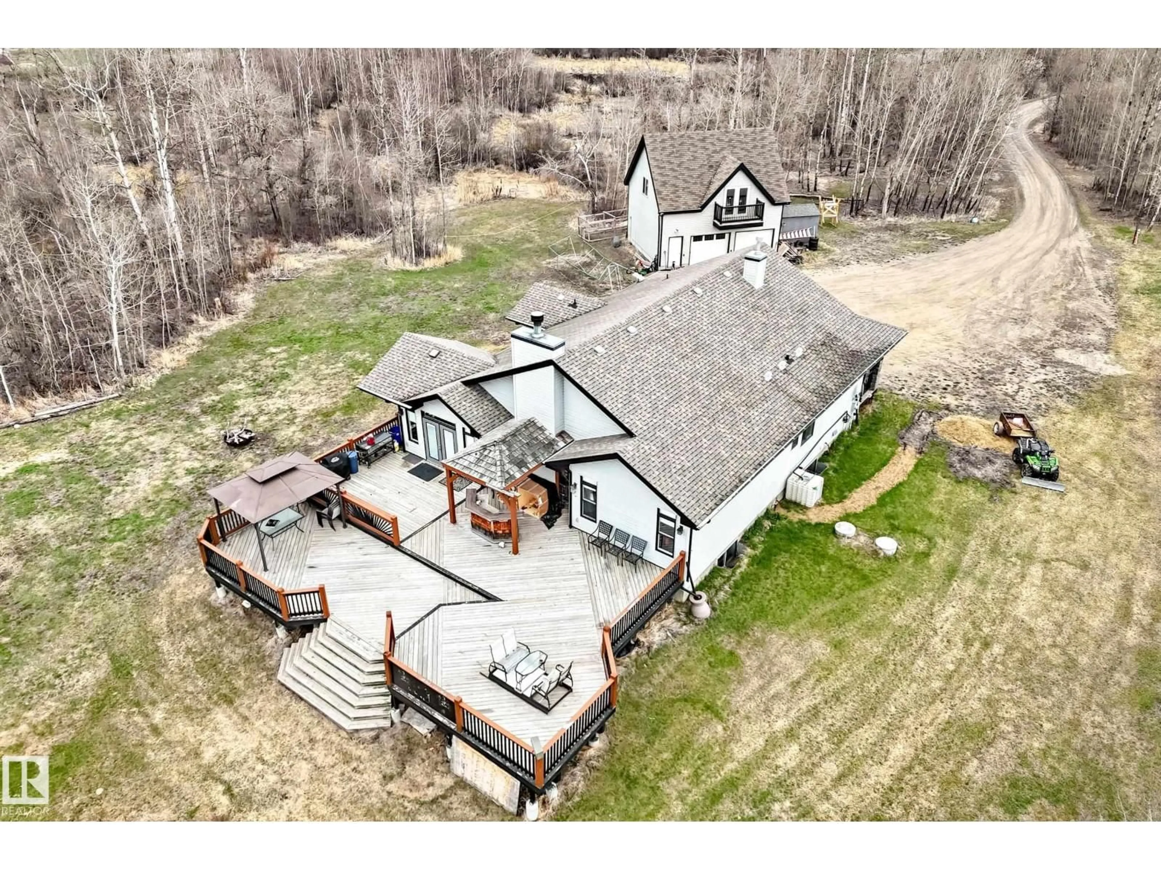 A pic from outside/outdoor area/front of a property/back of a property/a pic from drone, building for 50542 RGE RD 224, Rural Leduc County Alberta T0B3M1