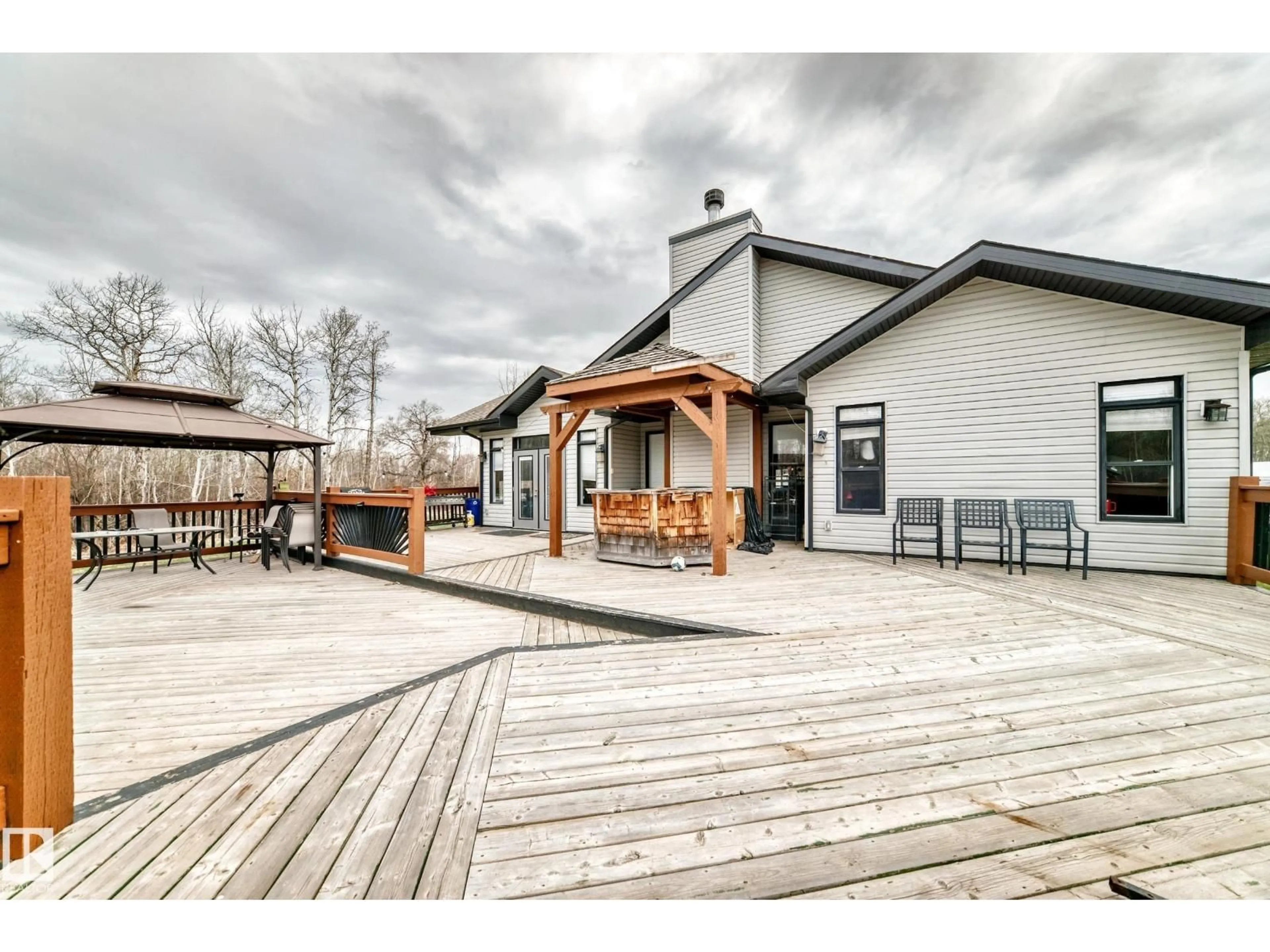 Patio, unknown for 50542 RGE RD 224, Rural Leduc County Alberta T0B3M1