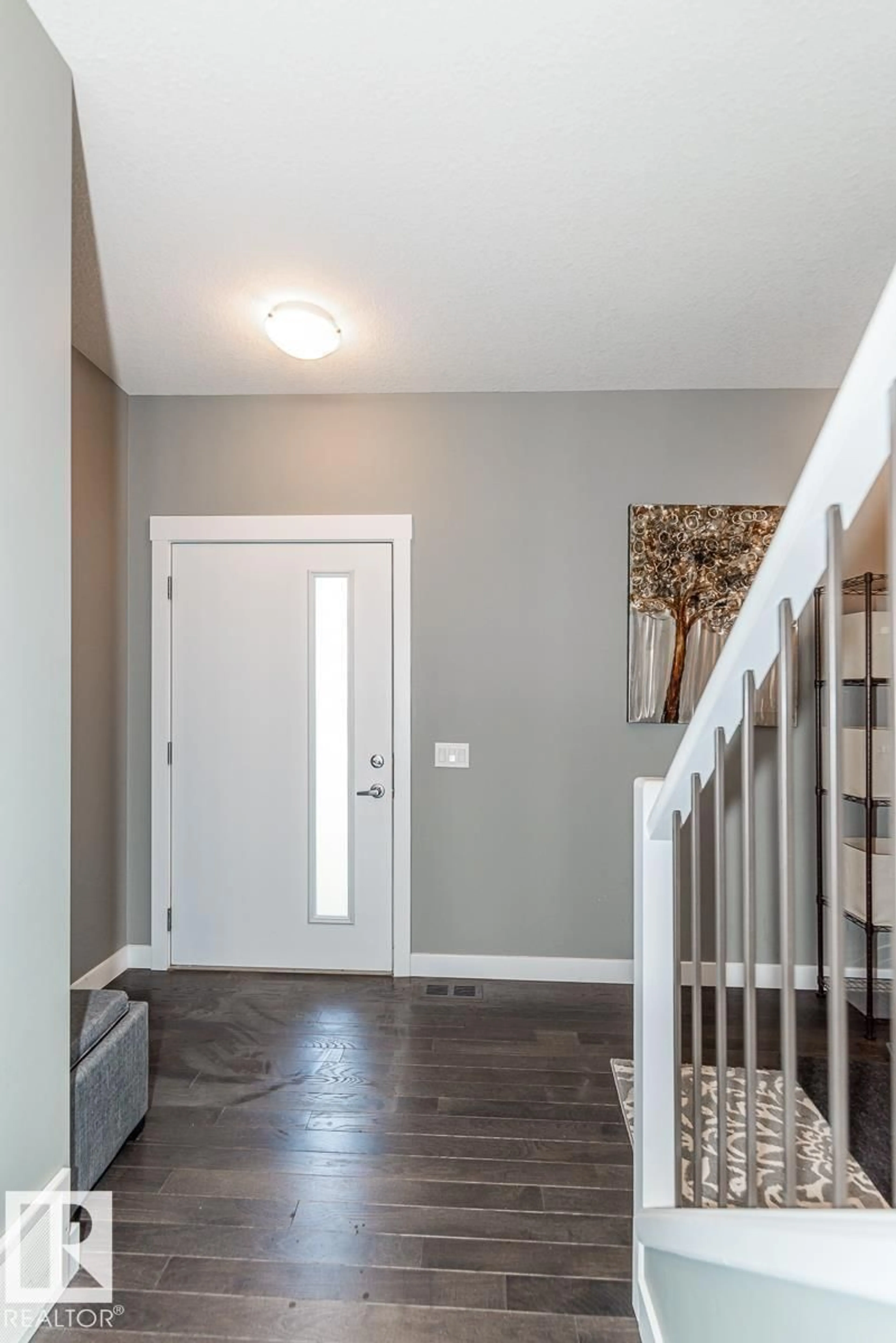 Indoor entryway for 9748 205 ST NW, Edmonton Alberta T5T4V7