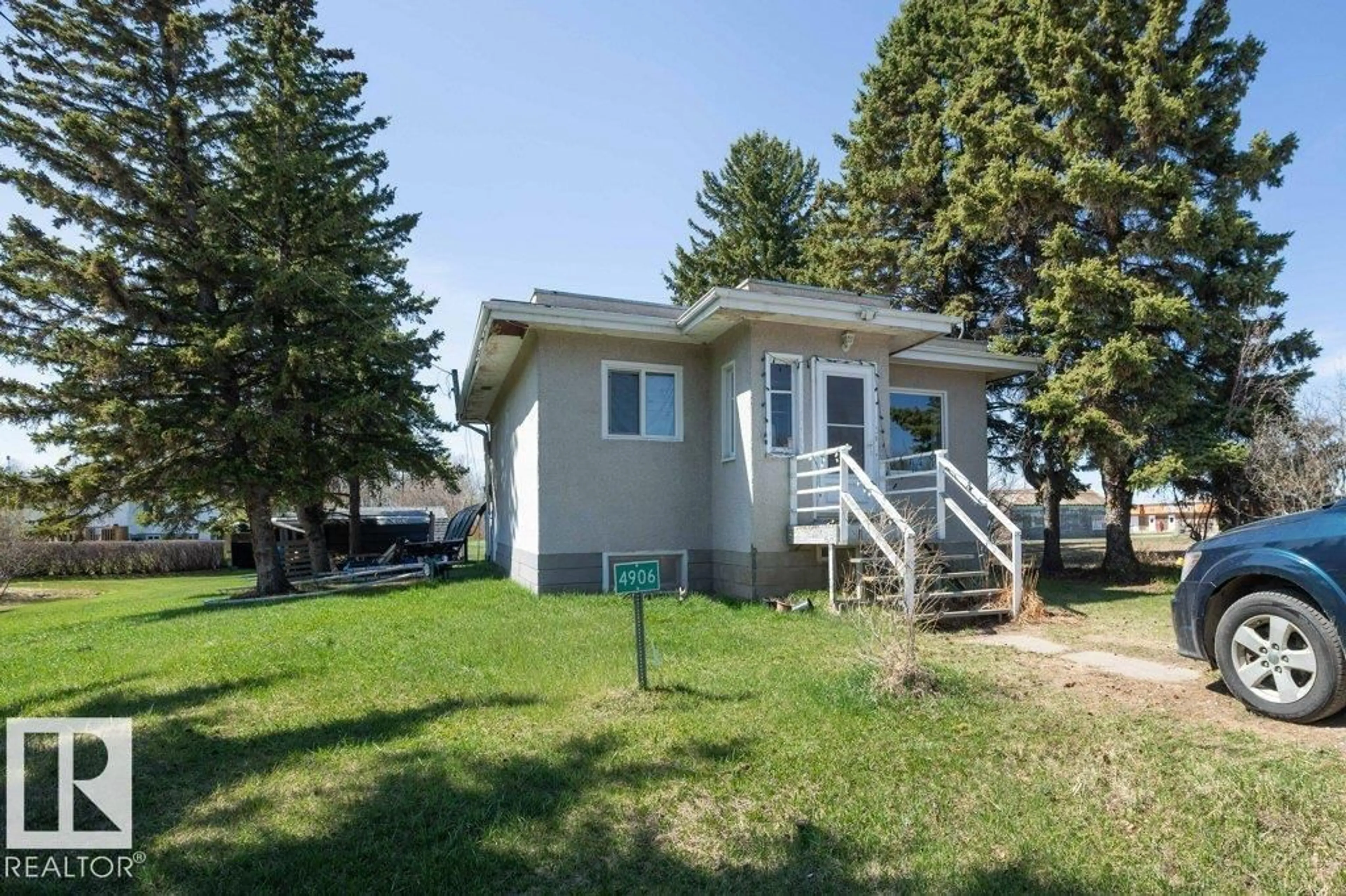 Home with vinyl exterior material, unknown for 4906 51 ST, Busby Alberta T0G0H0