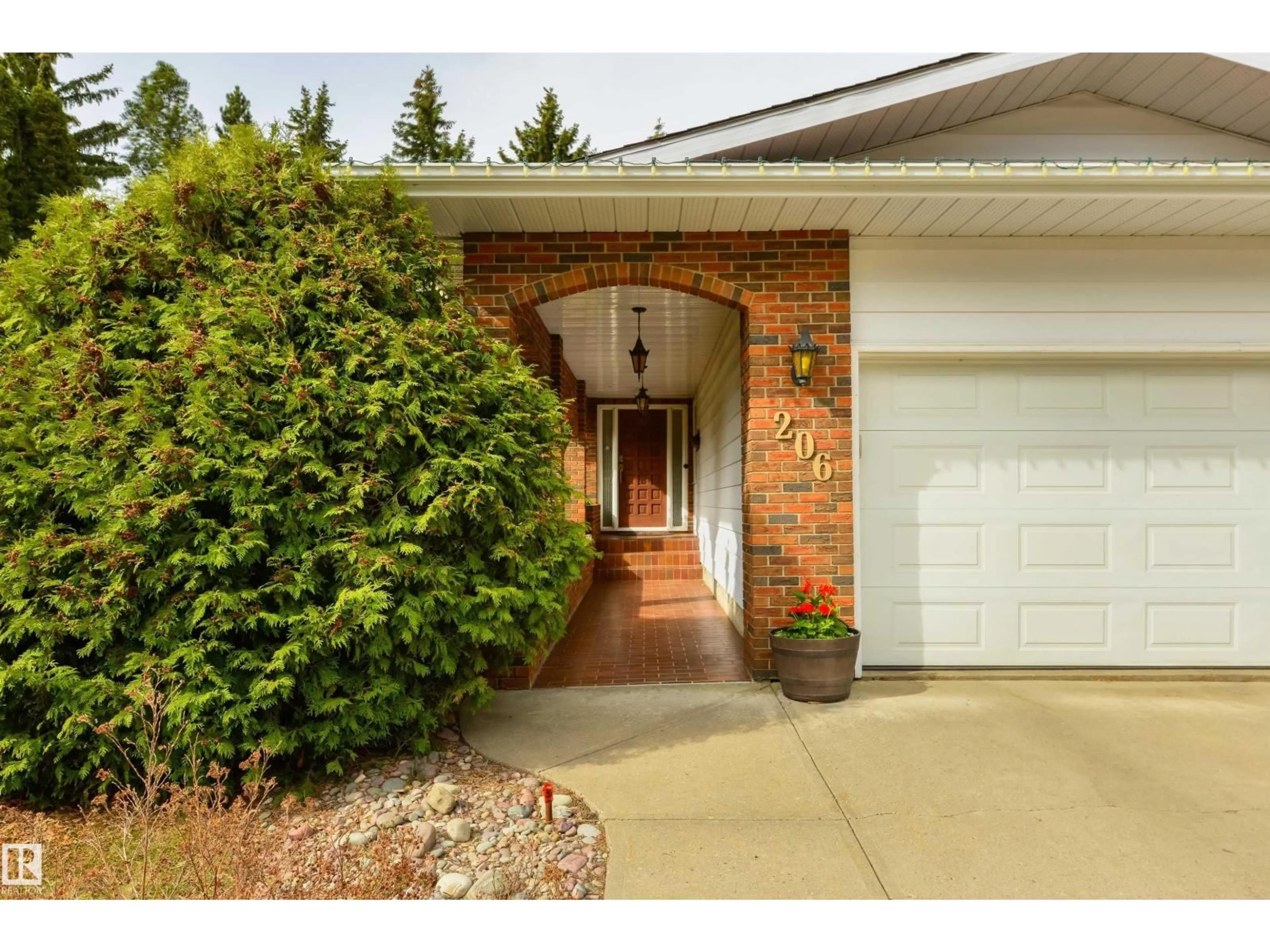 Home with brick exterior material, street for 206 WOLF WILLOW CR, Edmonton Alberta T5T1T2