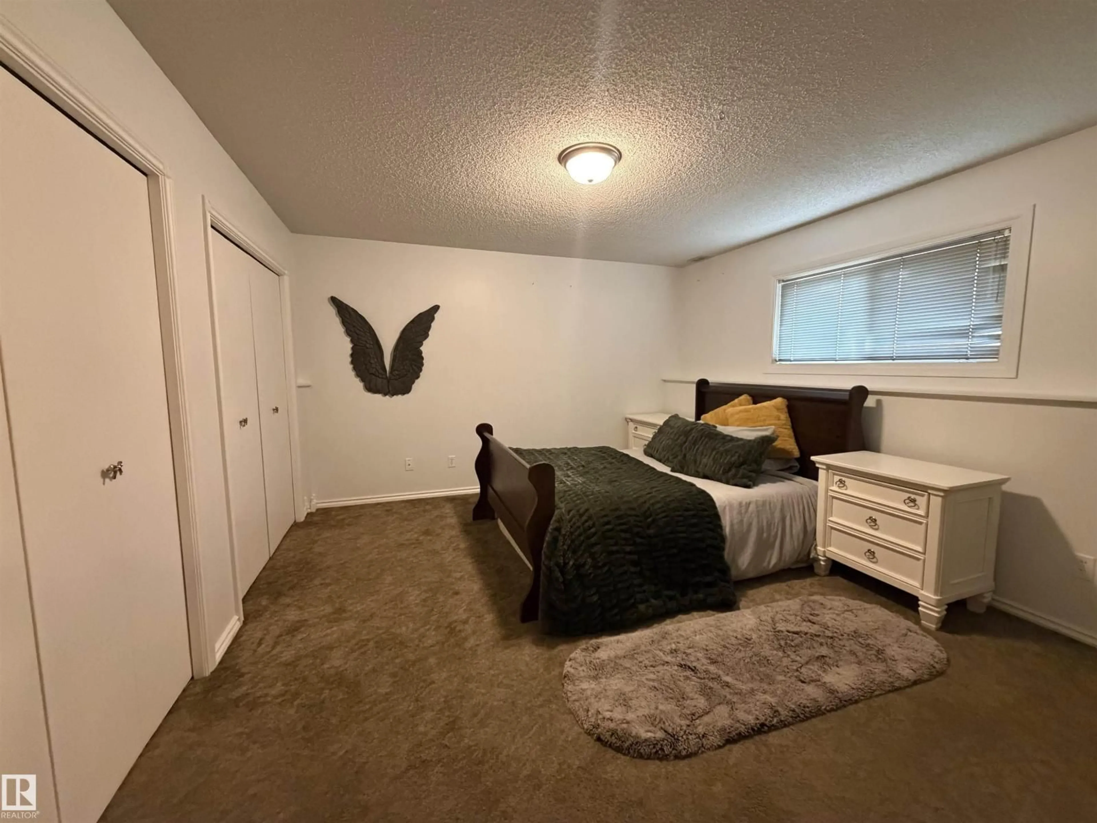 A pic of a room for 1875 MILL WOODS RD E, Edmonton Alberta T6L6K2