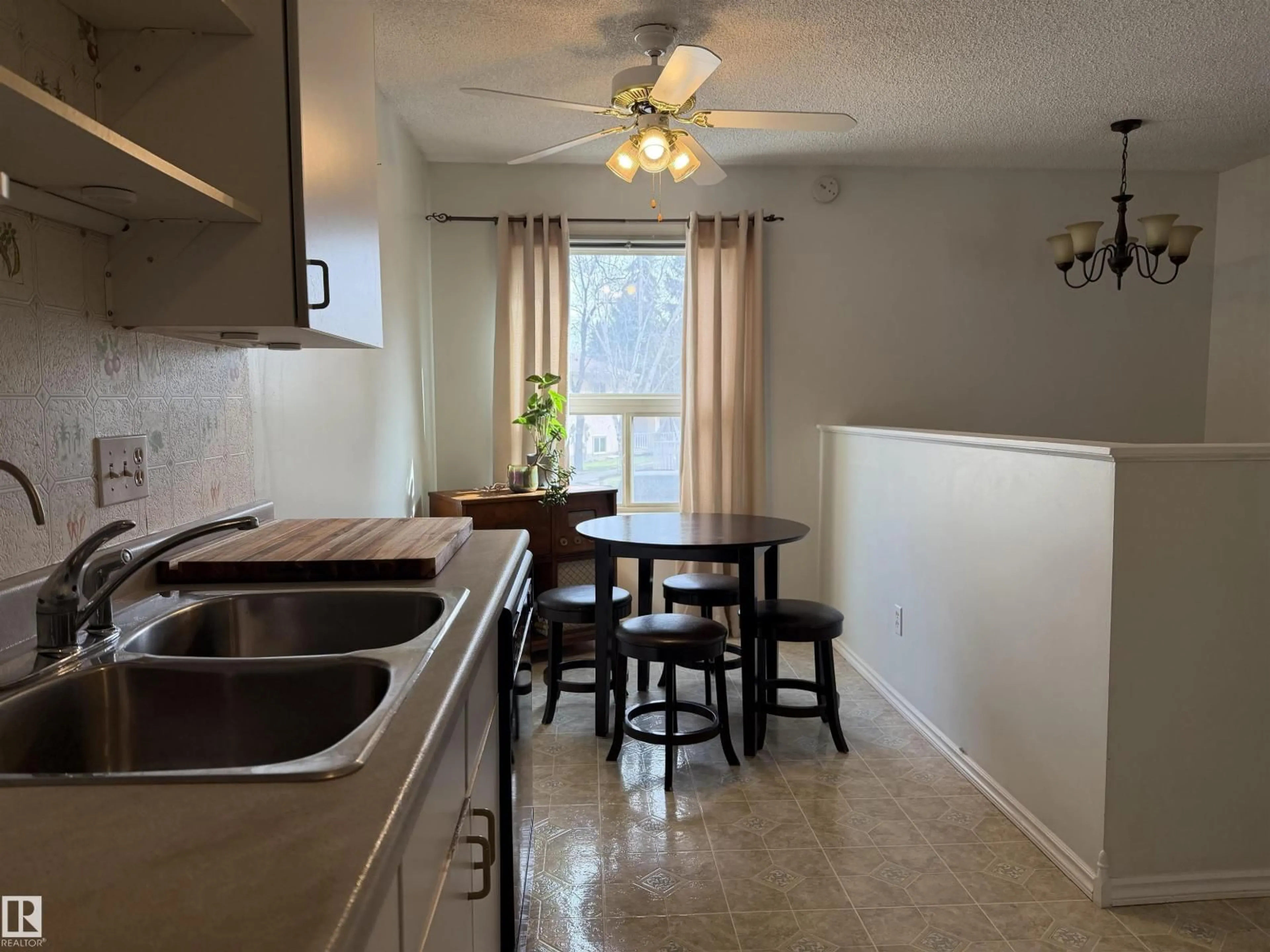 Standard kitchen, unknown for 1875 MILL WOODS RD E, Edmonton Alberta T6L6K2