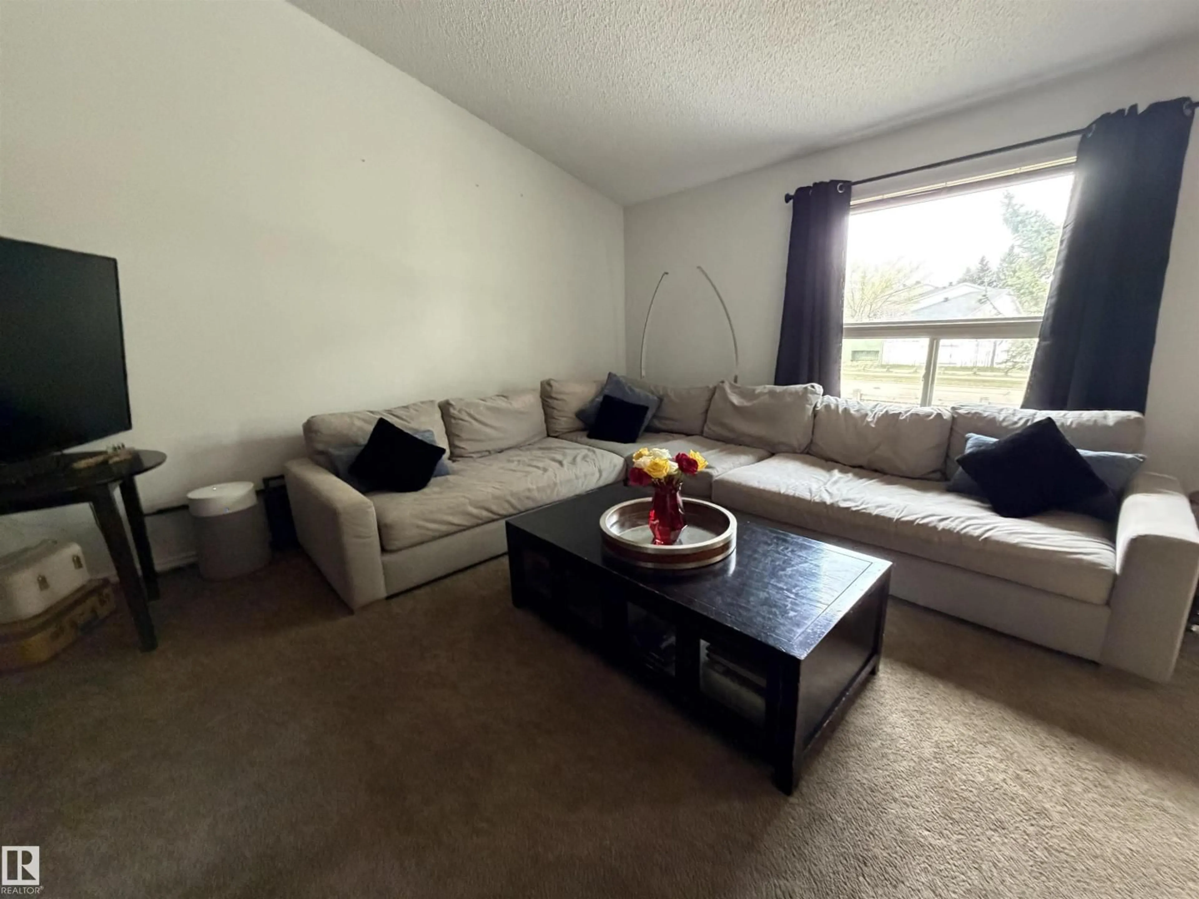 A pic of a room for 1875 MILL WOODS RD E, Edmonton Alberta T6L6K2