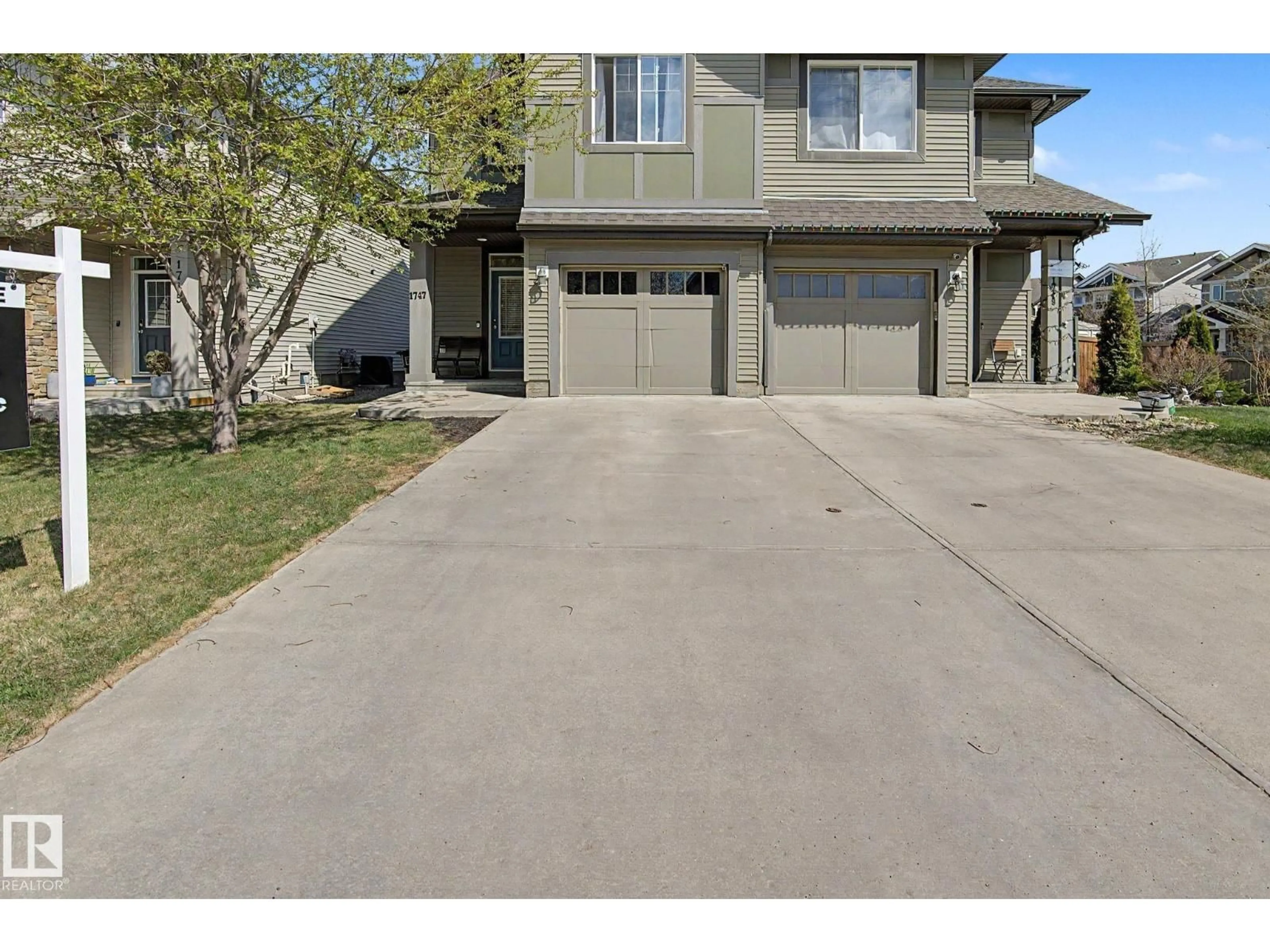 Unknown for 1747 CHAPMAN WY, Edmonton Alberta T6W2E8