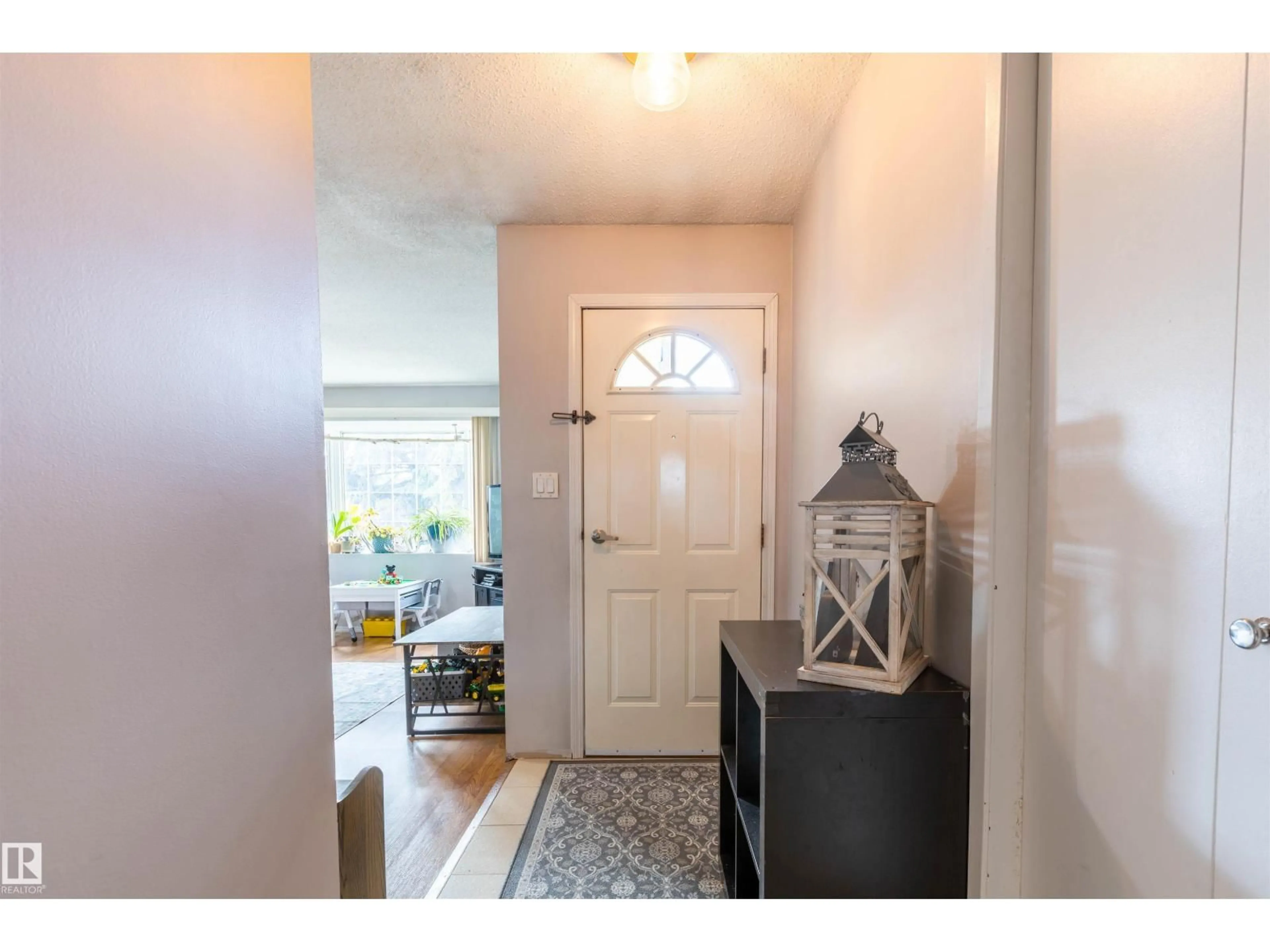 Indoor entryway for 10379 108 AV, Westlock Alberta T7P1J2