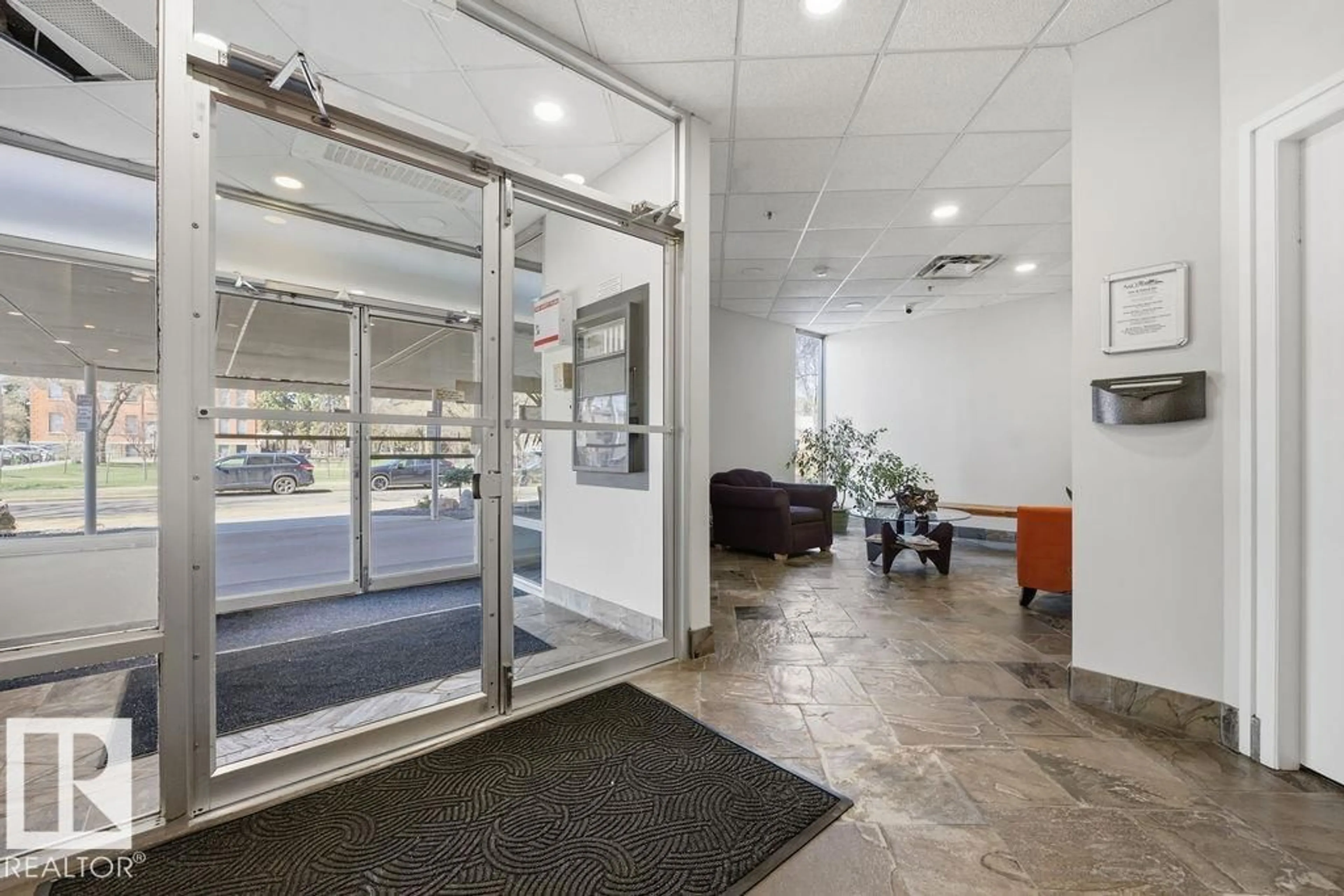Indoor foyer for 704 - 8315 105 ST, Edmonton Alberta T6E4H4
