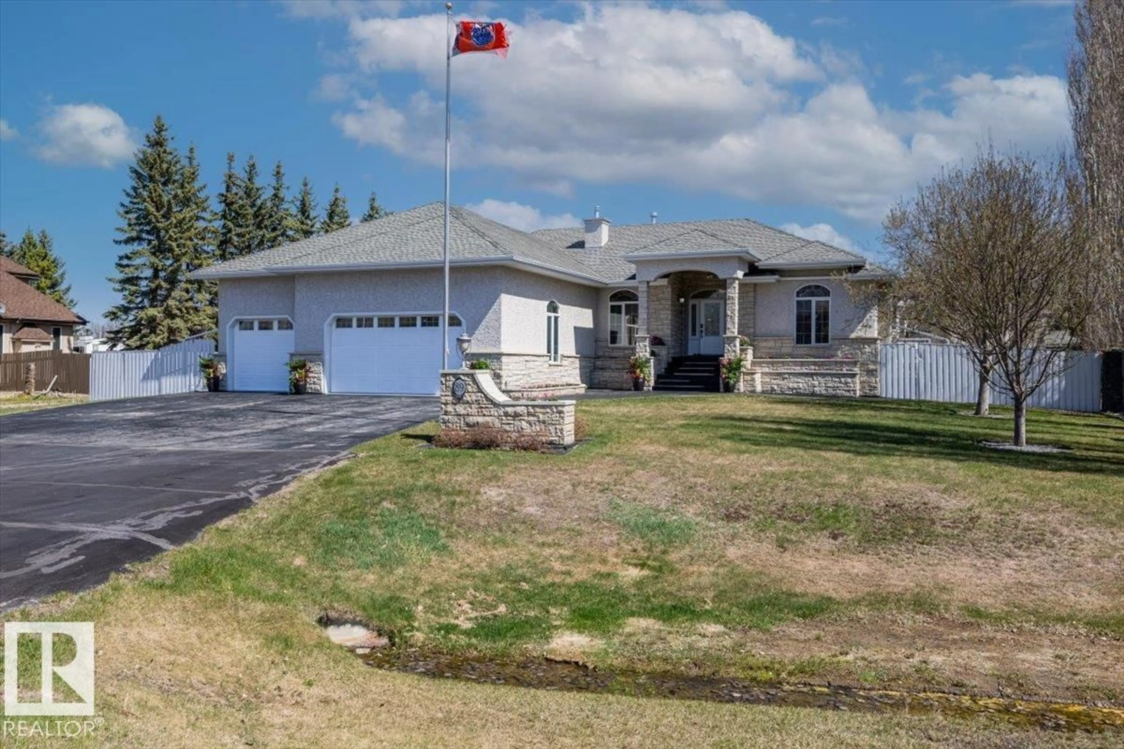 A pic from outside/outdoor area/front of a property/back of a property/a pic from drone, street for 89 RGE ROAD 261, Rural Parkland County Alberta T7Y1A7