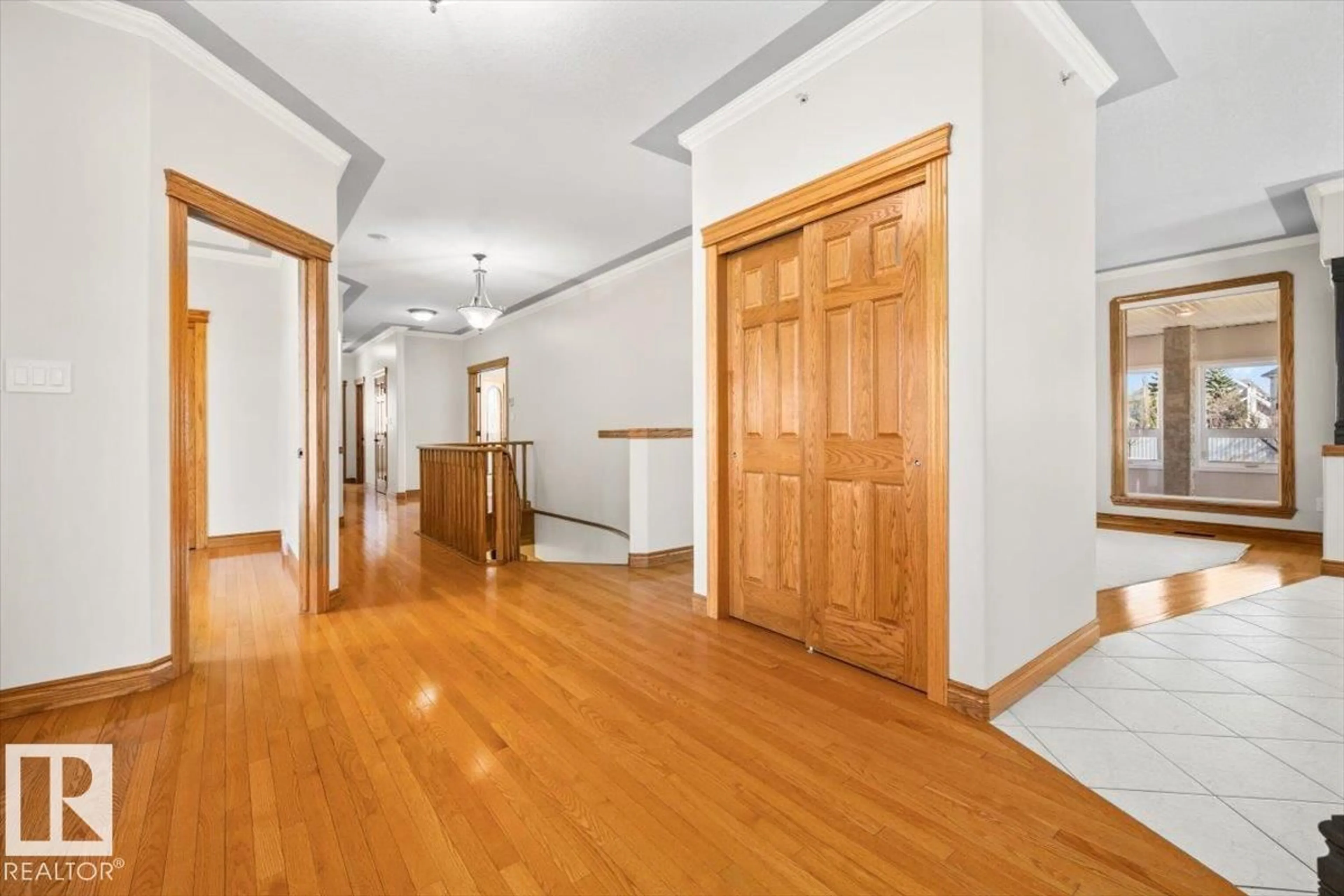 Indoor foyer for 89 RGE ROAD 261, Rural Parkland County Alberta T7Y1A7