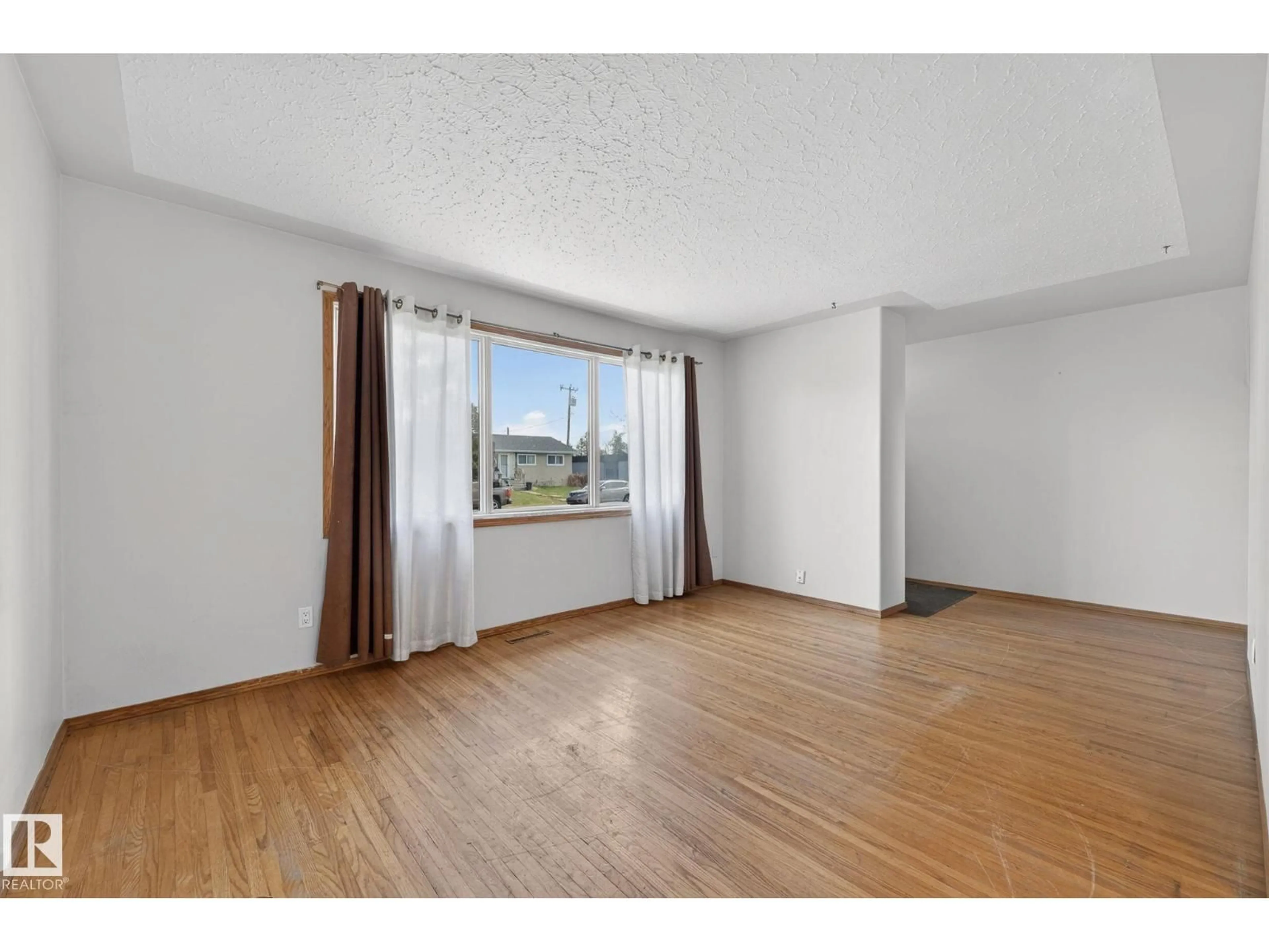 A pic of a room for NW - 13412 108 ST, Edmonton Alberta T5E4X6
