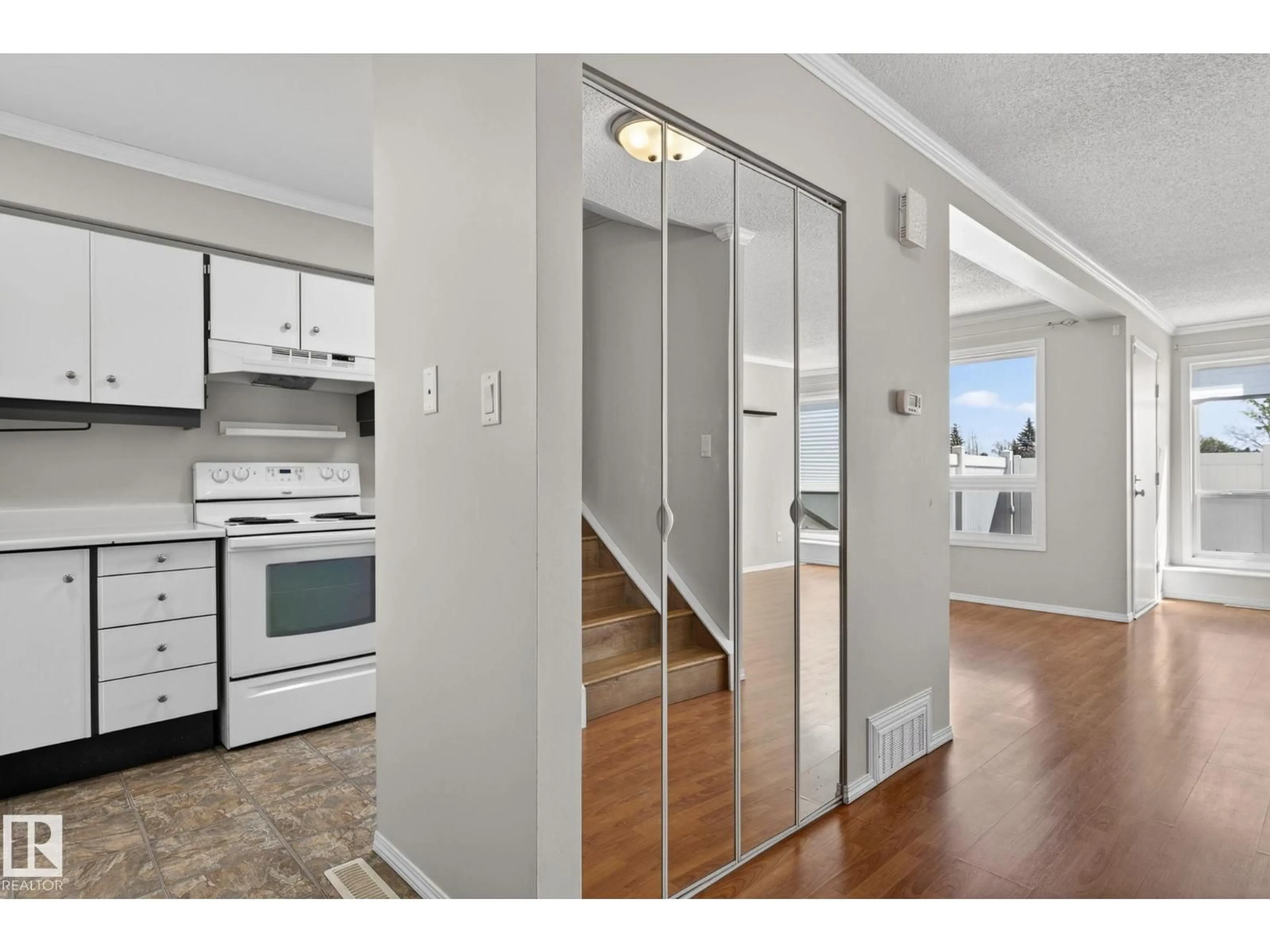 Unknown for 18 17409 95 ST NW, Edmonton Alberta T5Z2B1