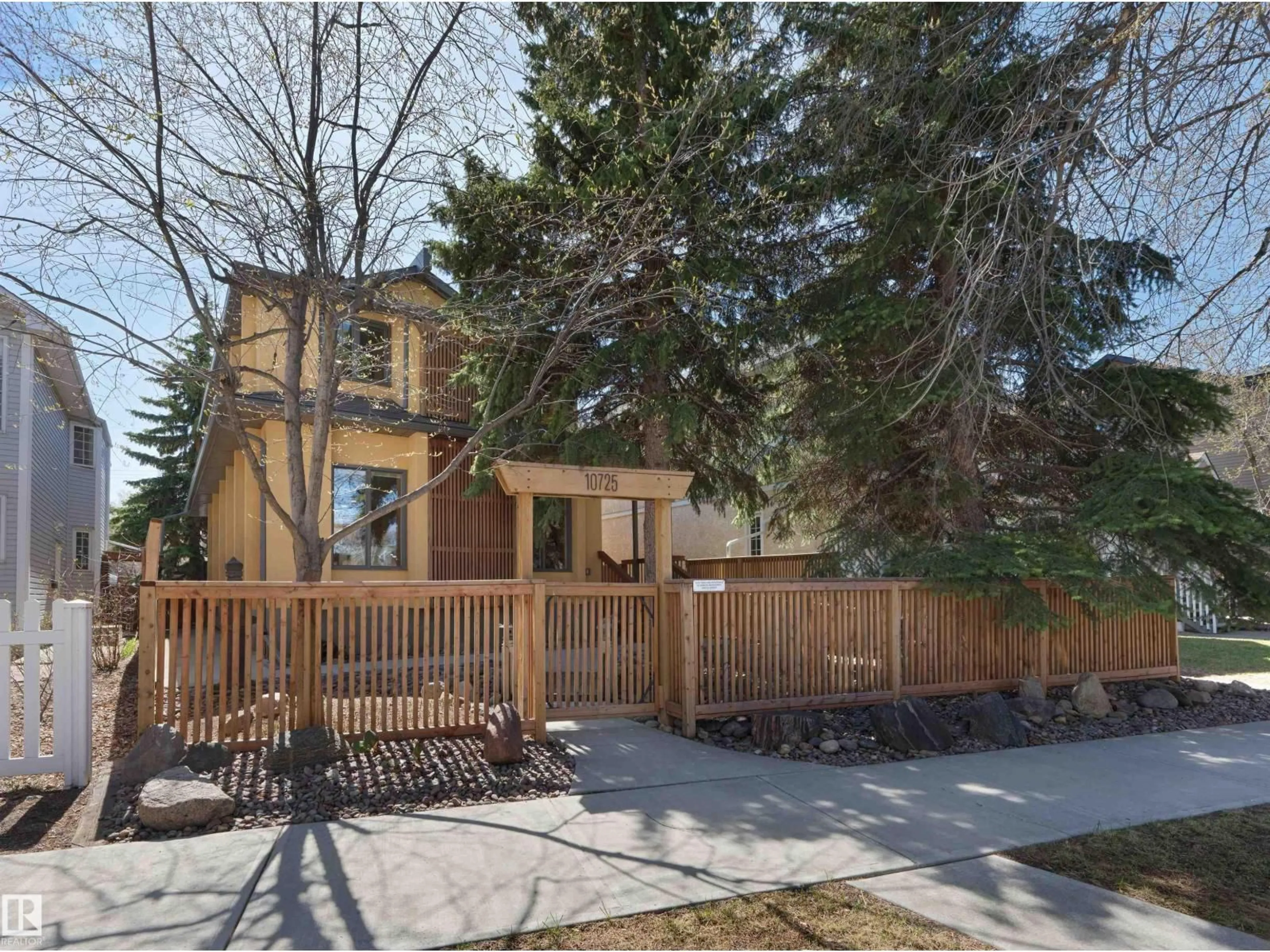 Unknown for 10725 UNIVERSITY AV, Edmonton Alberta T6E4P8