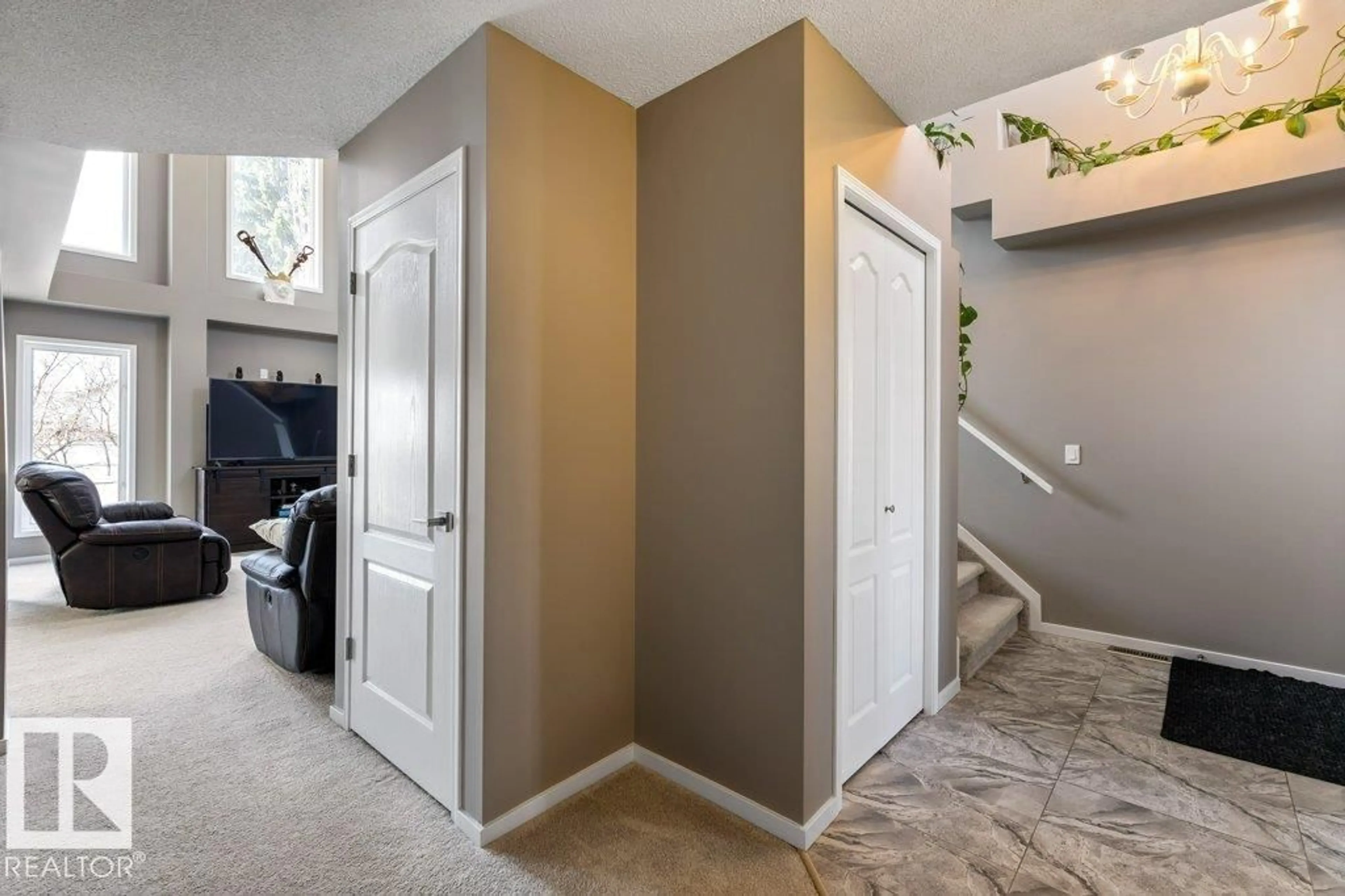 Indoor entryway for 39 HAVILAND CR, St. Albert Alberta T8N6P8