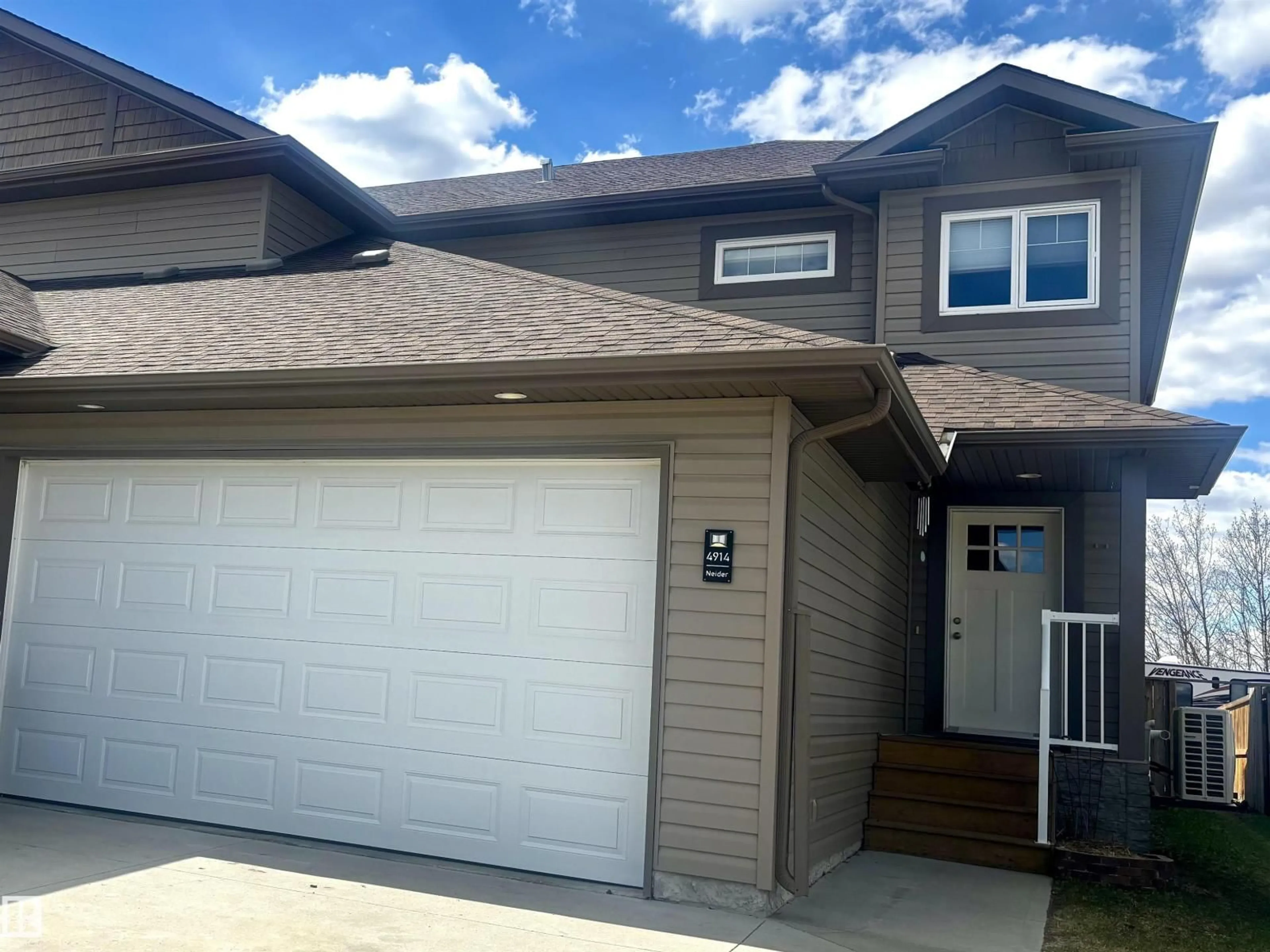 Home with vinyl exterior material, street for 4914 47 ST, Redwater Alberta T0A2W0