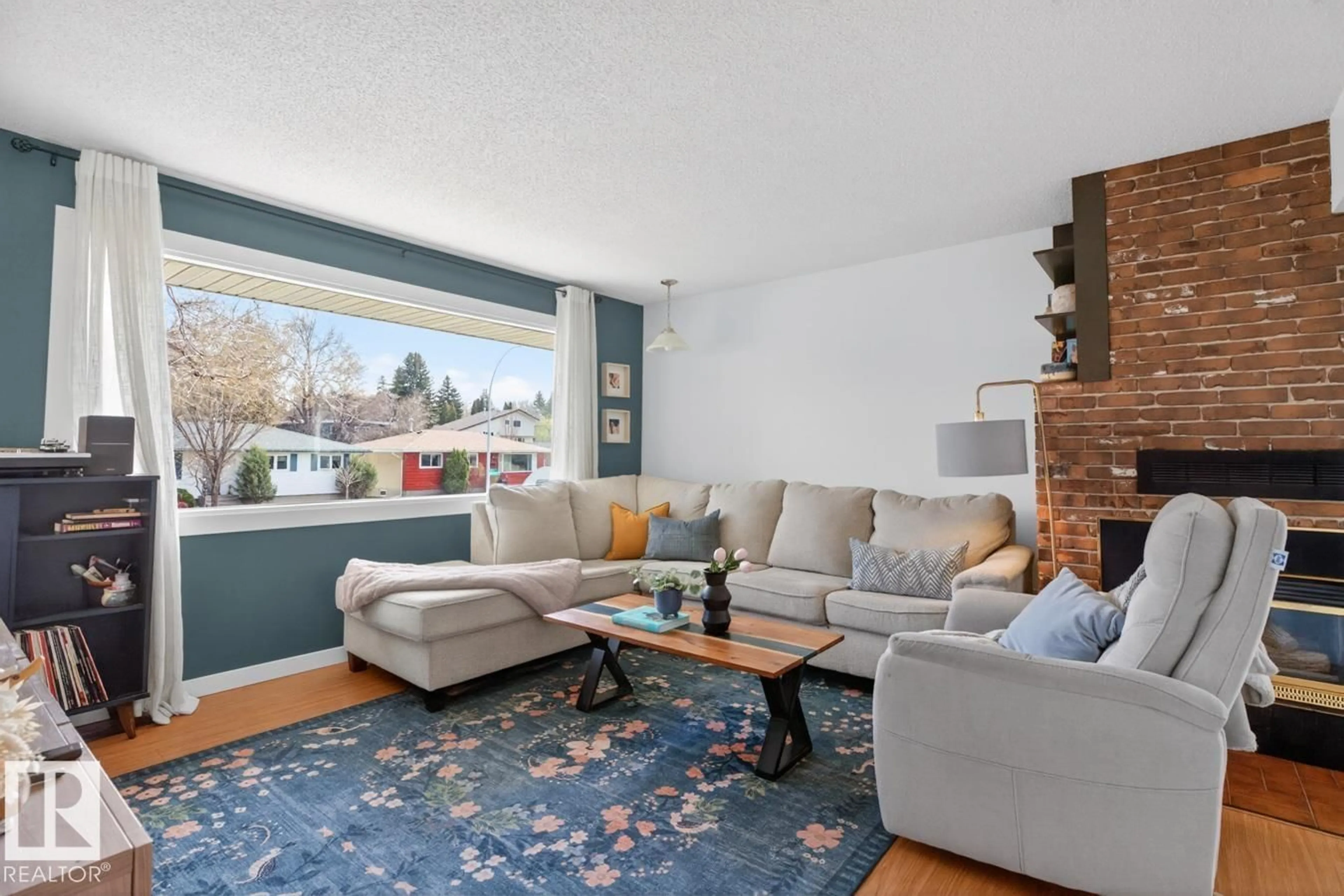 Living room with furniture, unknown for 33 MISSION ST, Sherwood Park Alberta T8A0V6
