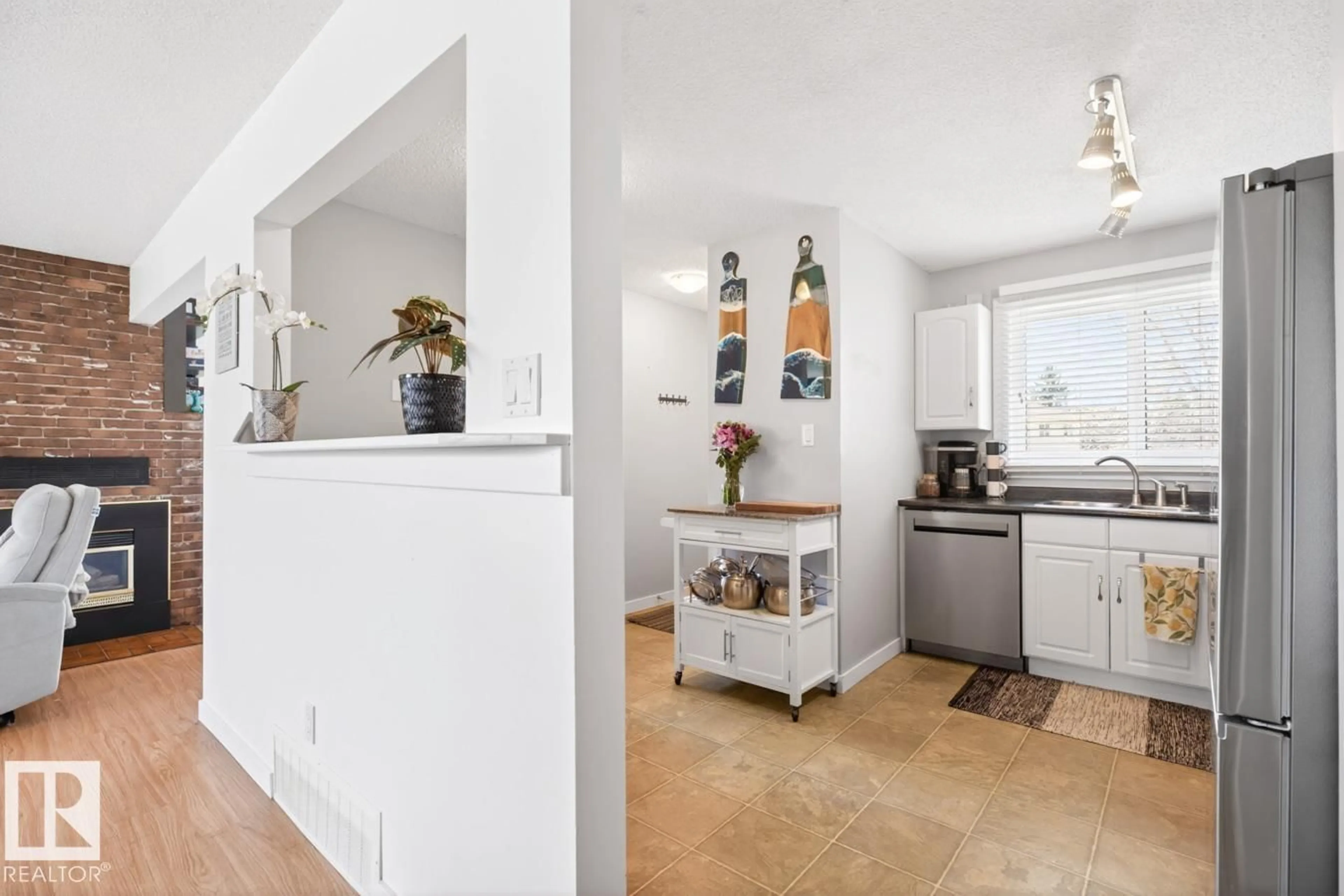 Open concept kitchen, ceramic/tile floor for 33 MISSION ST, Sherwood Park Alberta T8A0V6
