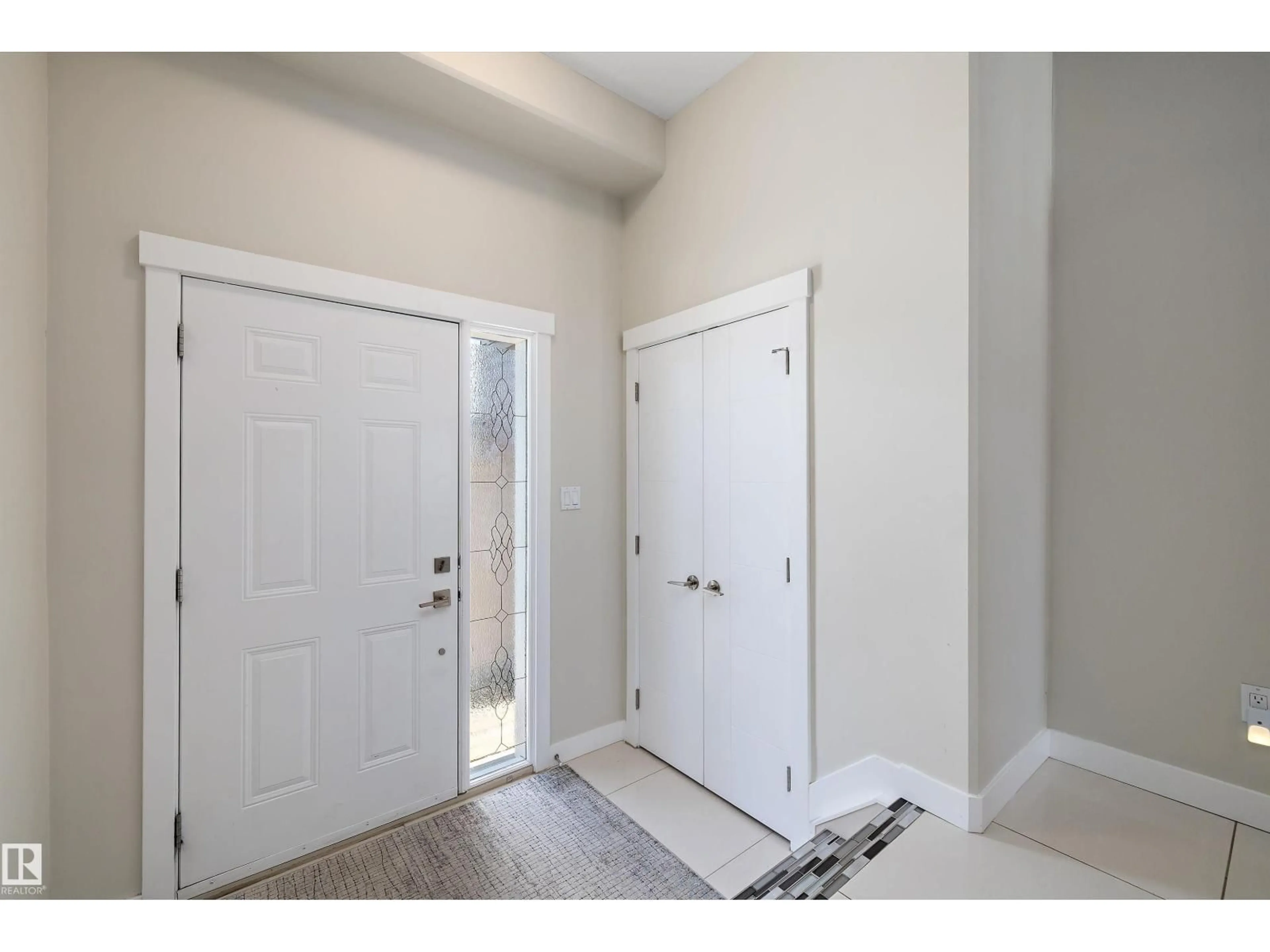 Indoor entryway for 504 STURTZ LI, Leduc Alberta T9E0Y6