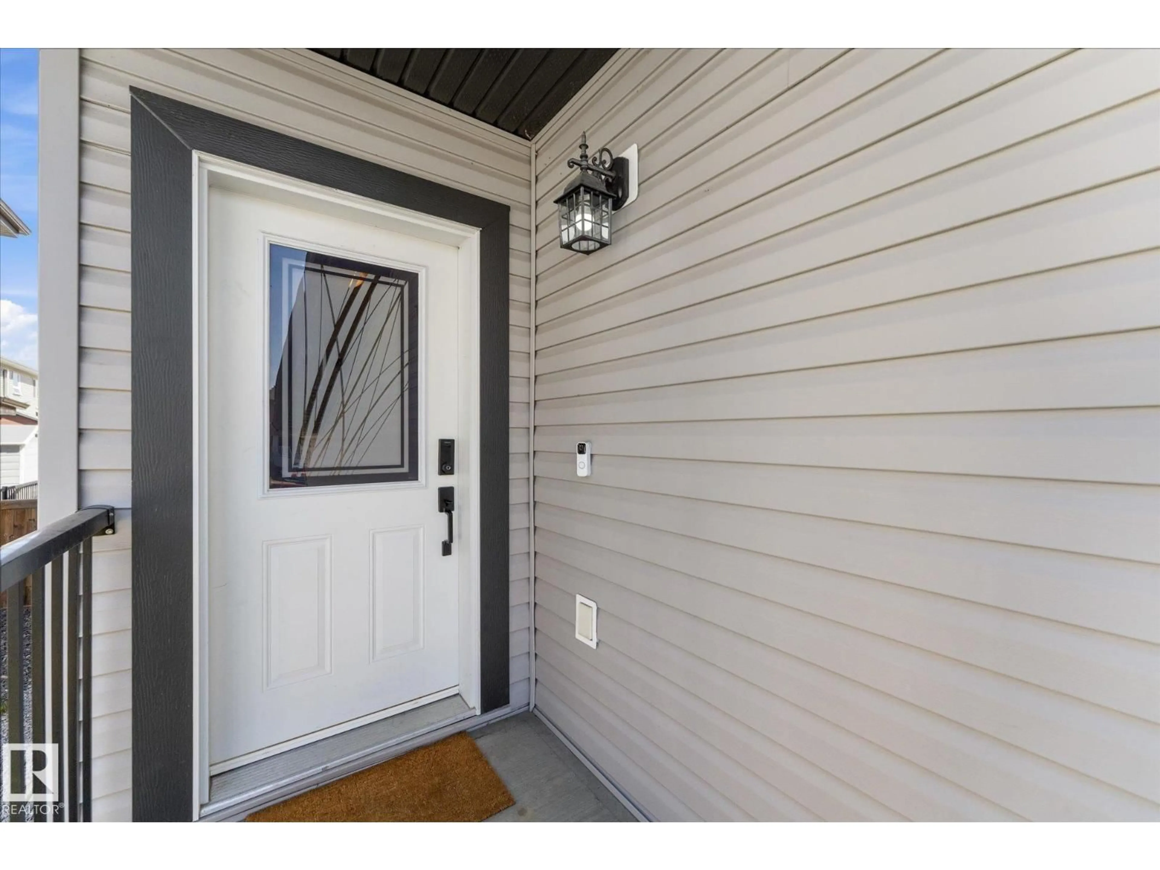 Indoor entryway for 54 CYPRESS LI, Fort Saskatchewan Alberta T8L0H3