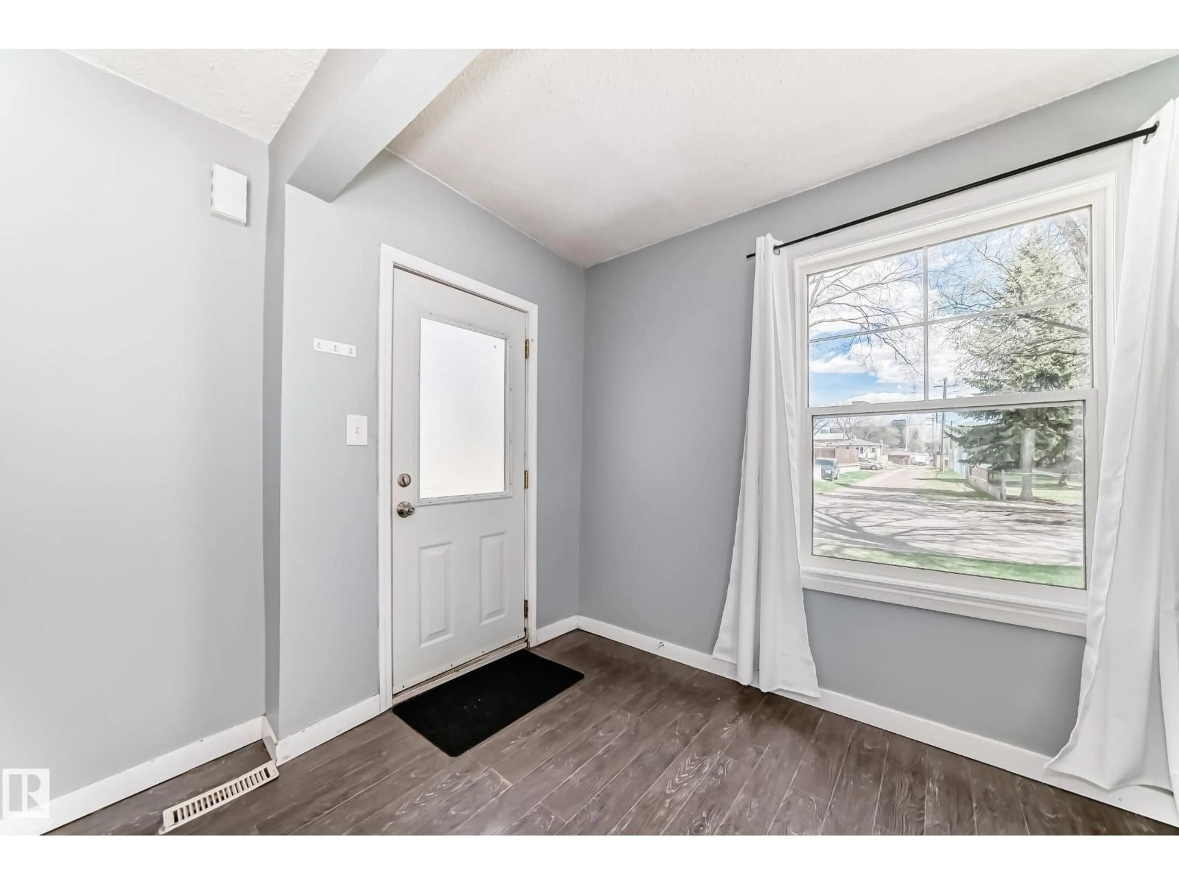 Indoor entryway for NW - 11942 62 ST, Edmonton Alberta T5W4C6