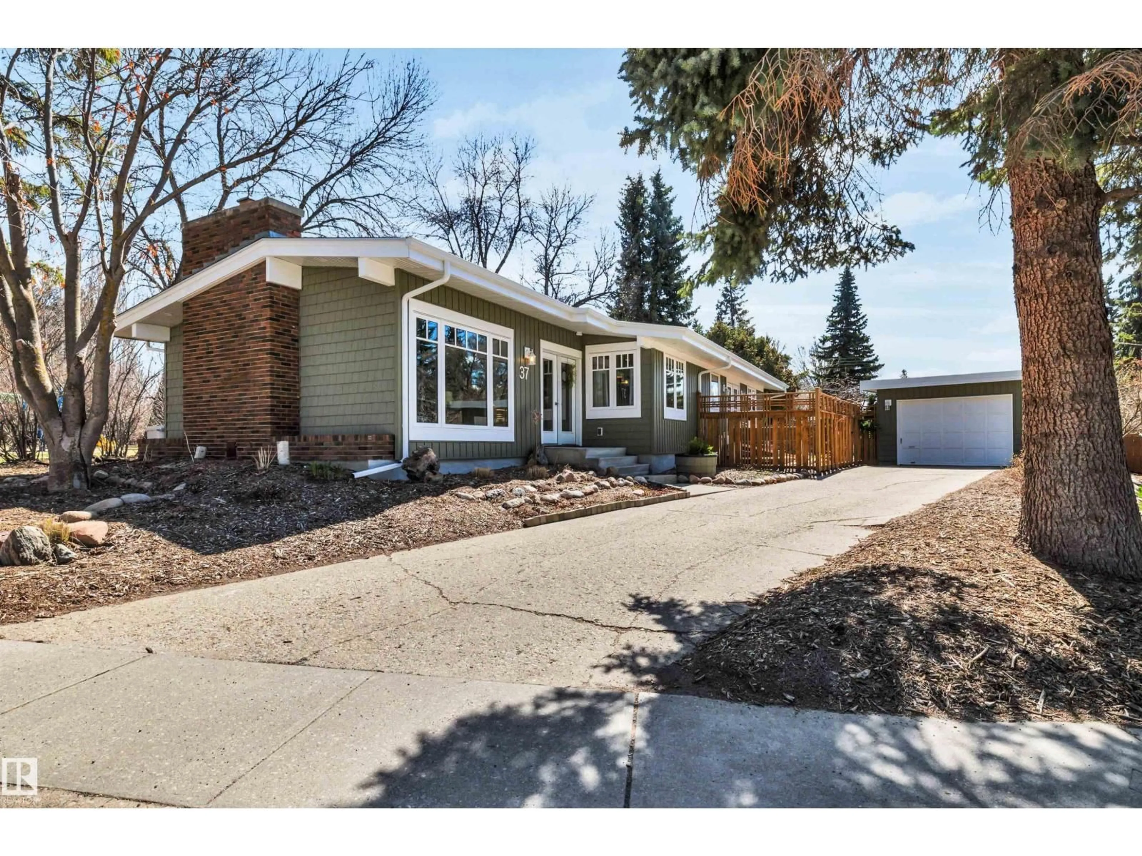 Home with brick exterior material, street for 37 GLENMORE CR, St. Albert Alberta T8N0S6
