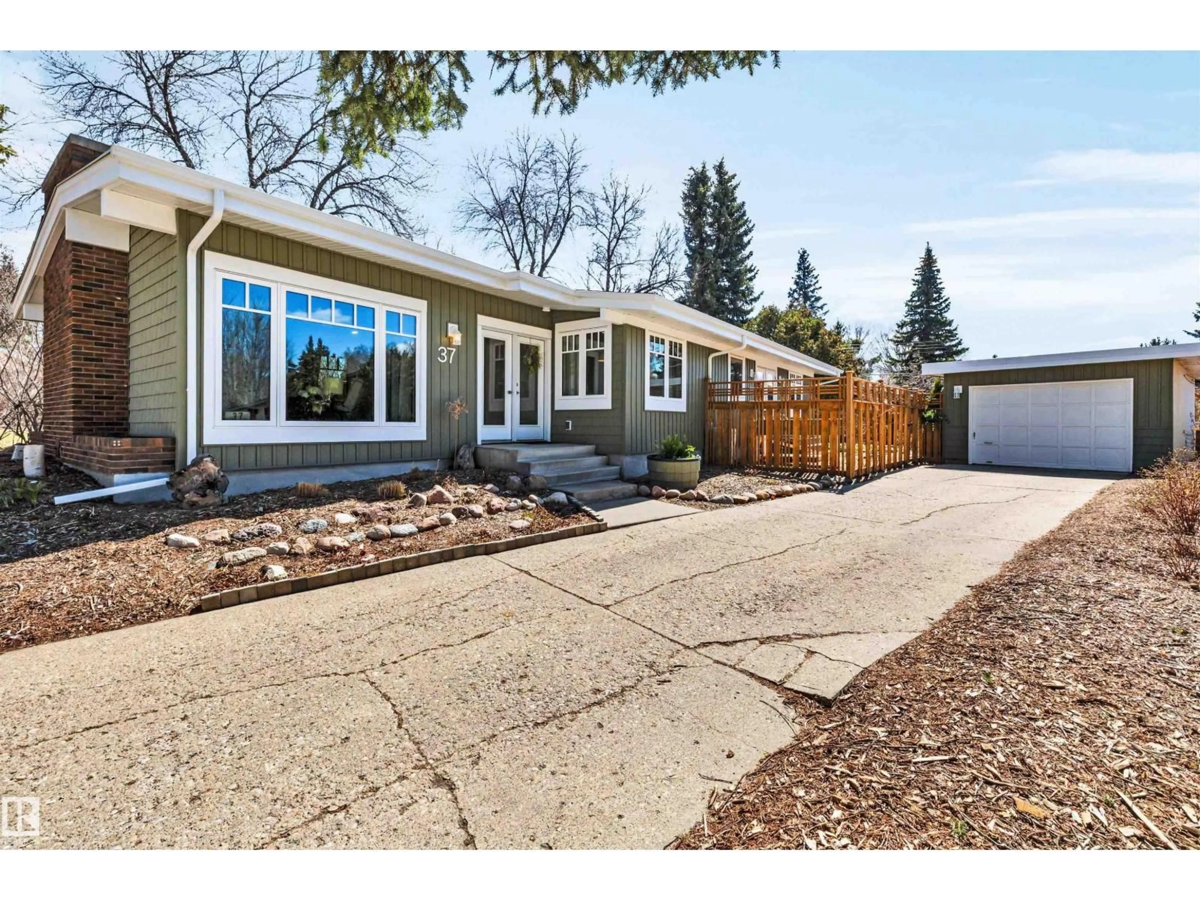 Unknown for 37 GLENMORE CR, St. Albert Alberta T8N0S6