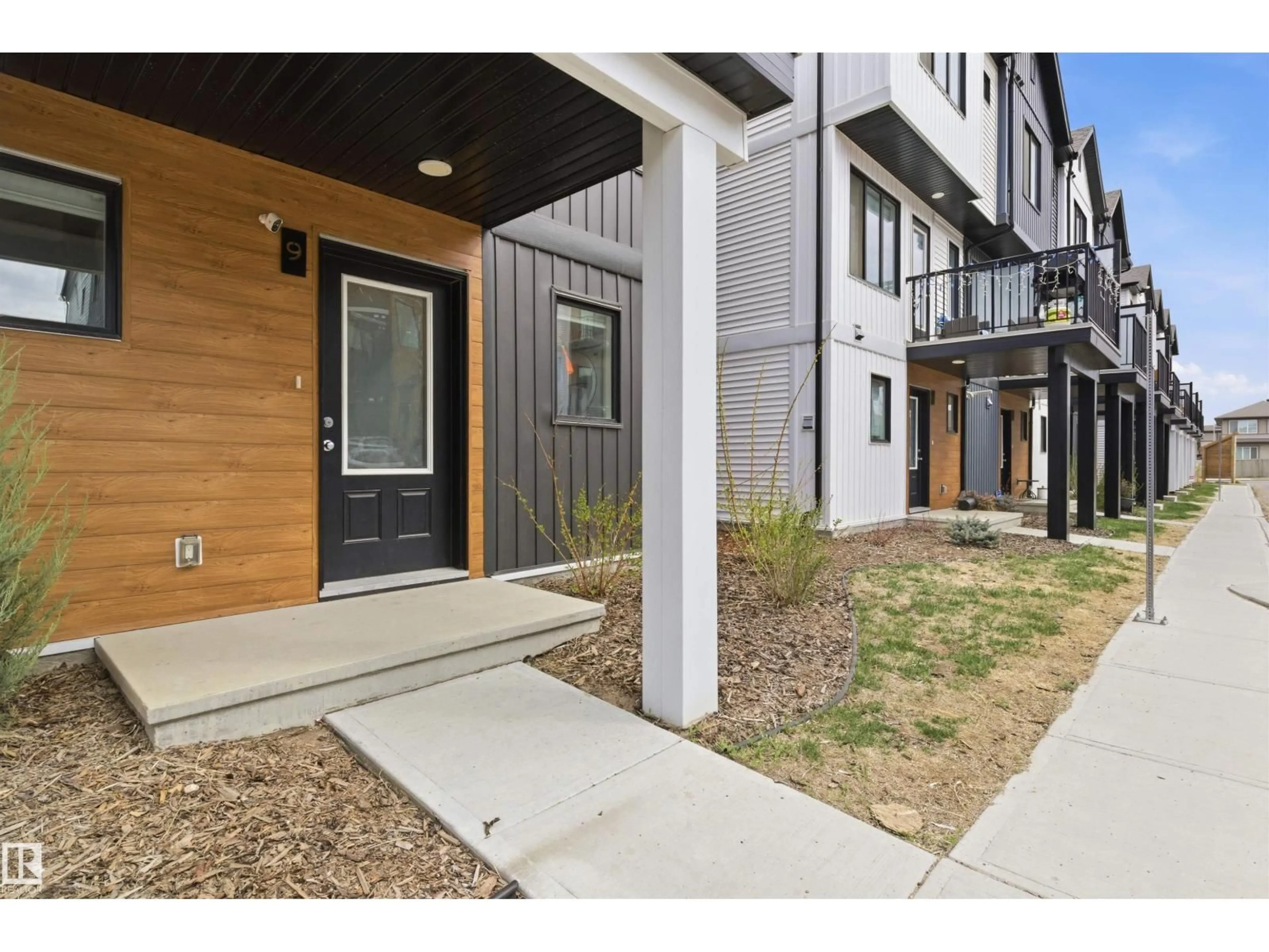 Indoor entryway for #9 - 850 SECORD BV, Edmonton Alberta T5T7R9