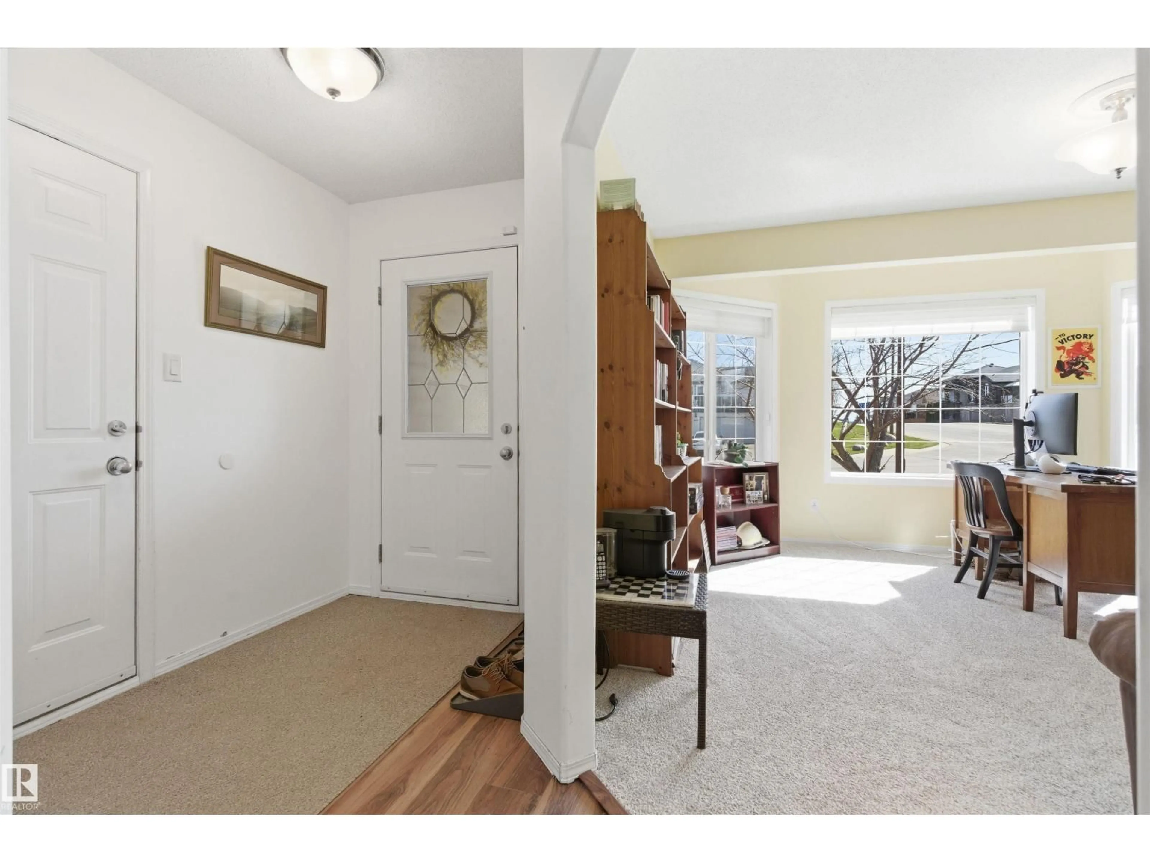 Indoor entryway for 615 20 ST, Cold Lake Alberta T9M2B7