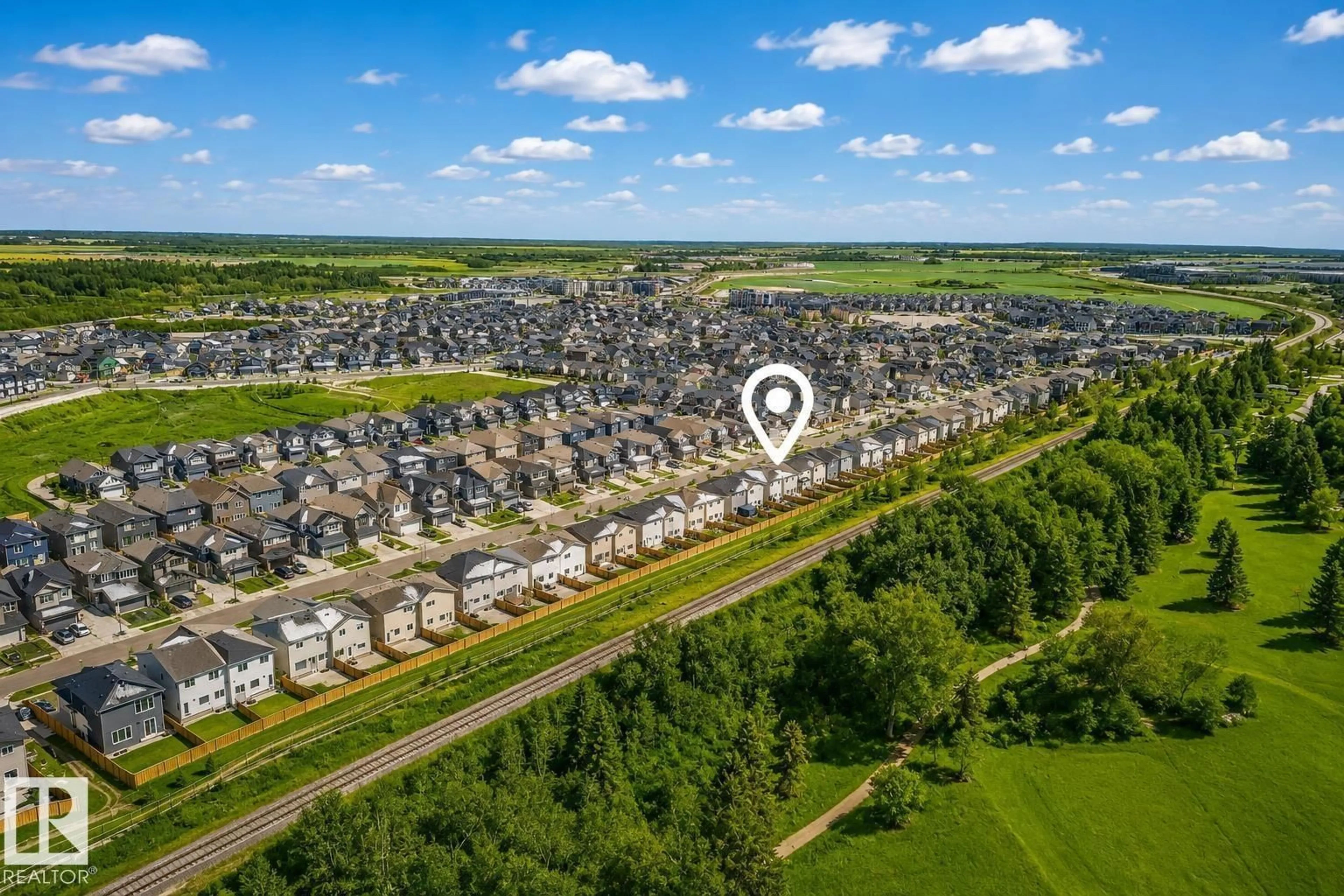 A pic from outside/outdoor area/front of a property/back of a property/a pic from drone, street for 74 ROYAL ST, St. Albert Alberta T8N7X4