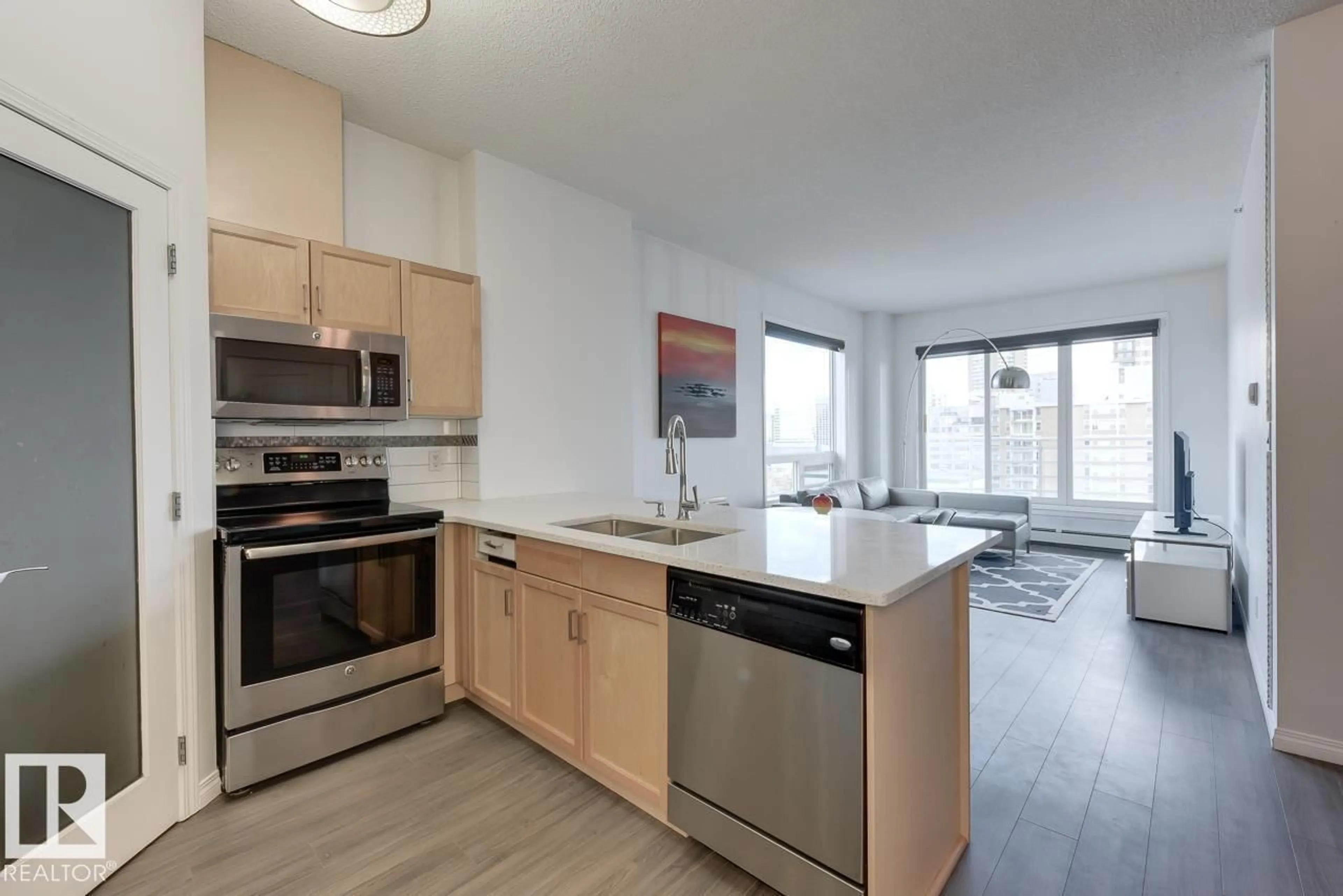 Standard kitchen, unknown for 10504 - 1201 99 AV, Edmonton Alberta T5L1B2